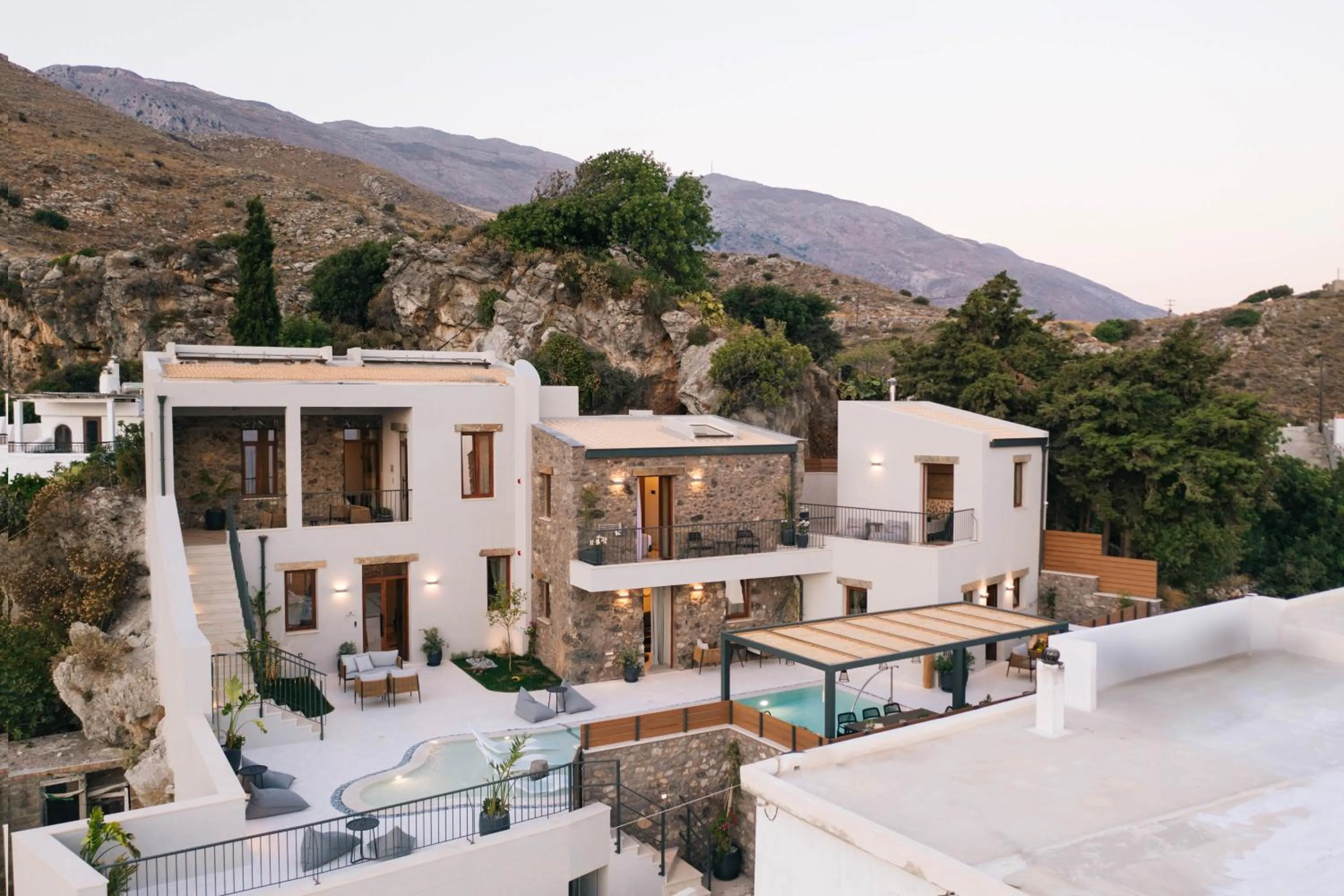 Property building in Mirthea Suites