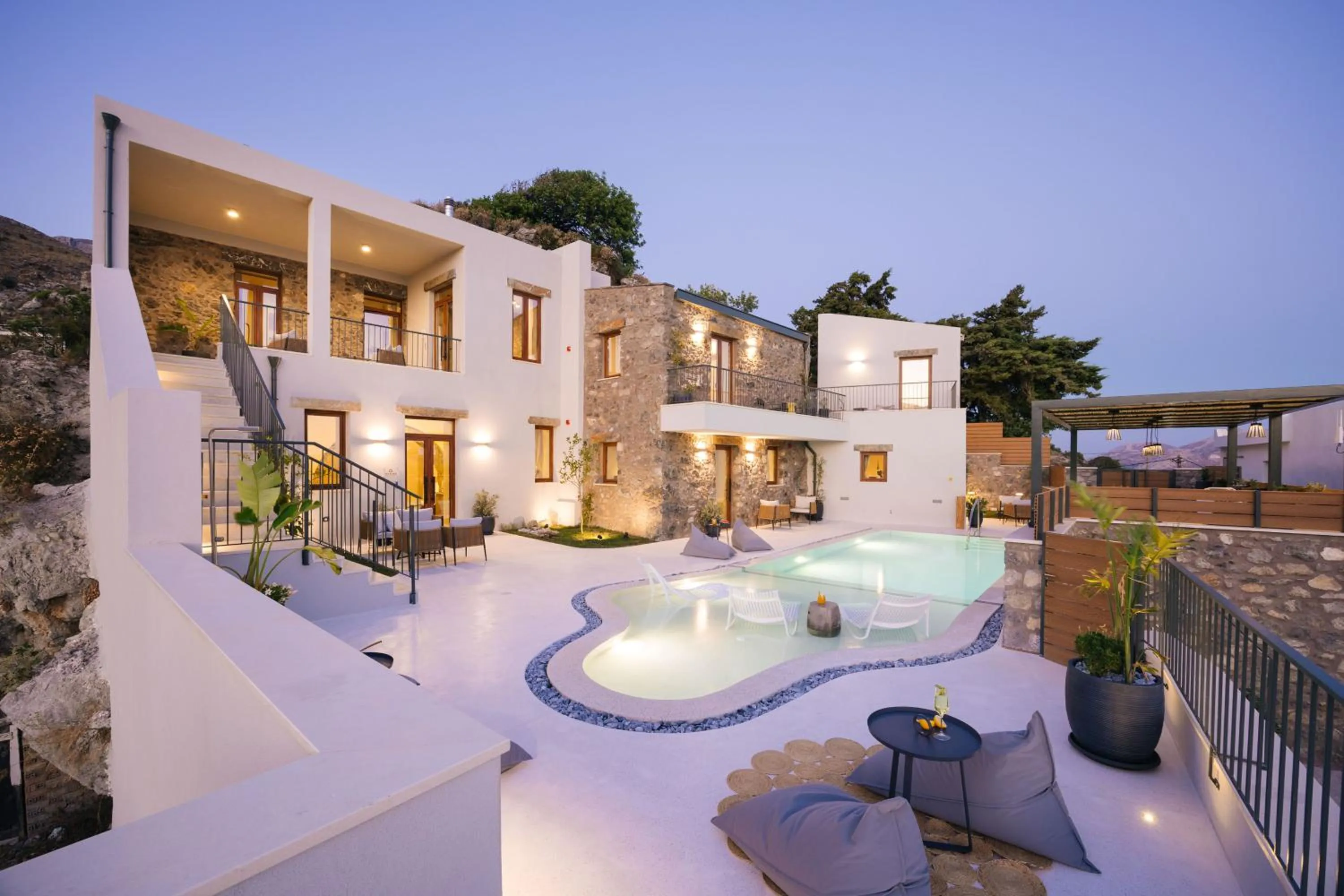 Property building in Mirthea Suites