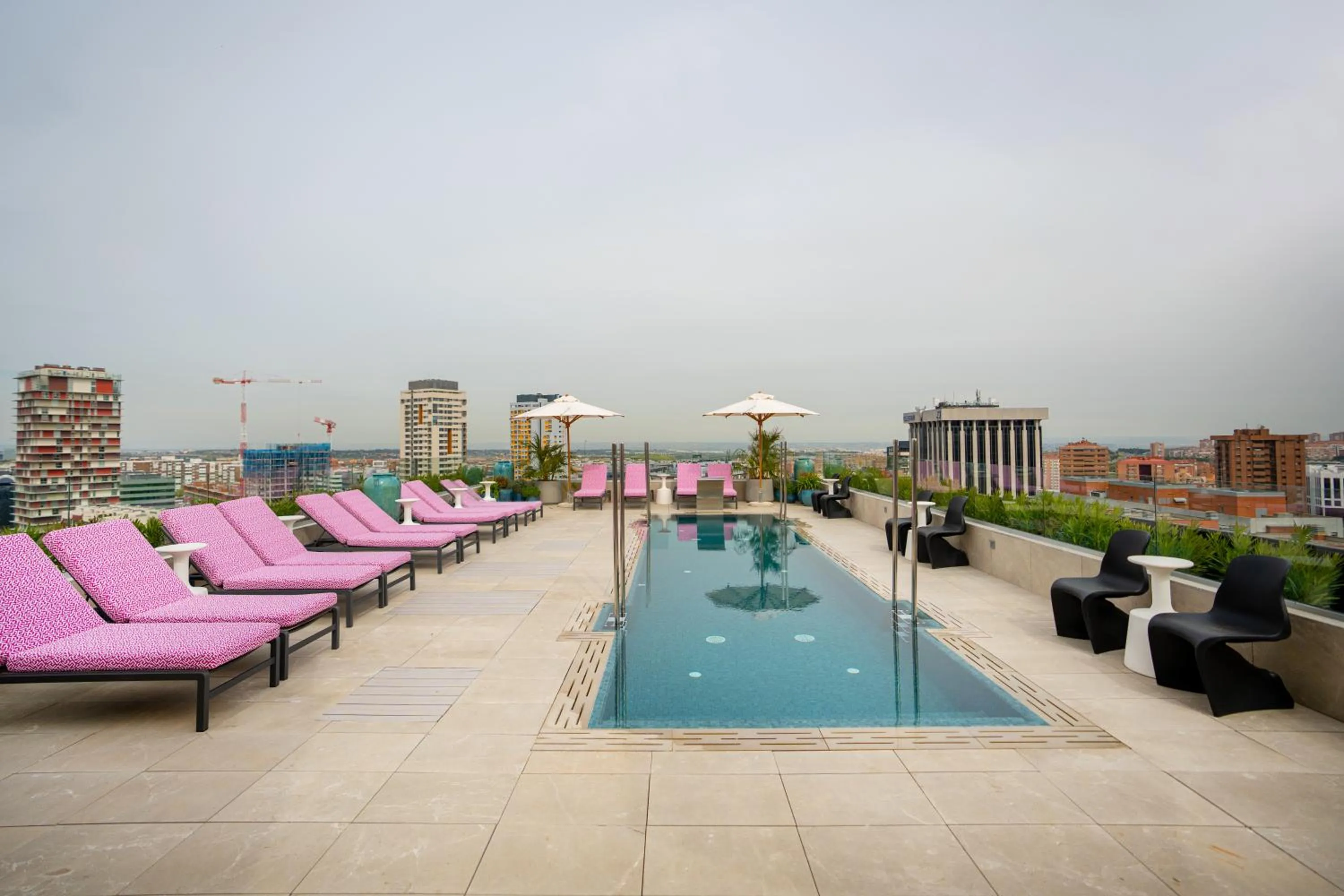 Pool view in Hotel Pinar Plaza