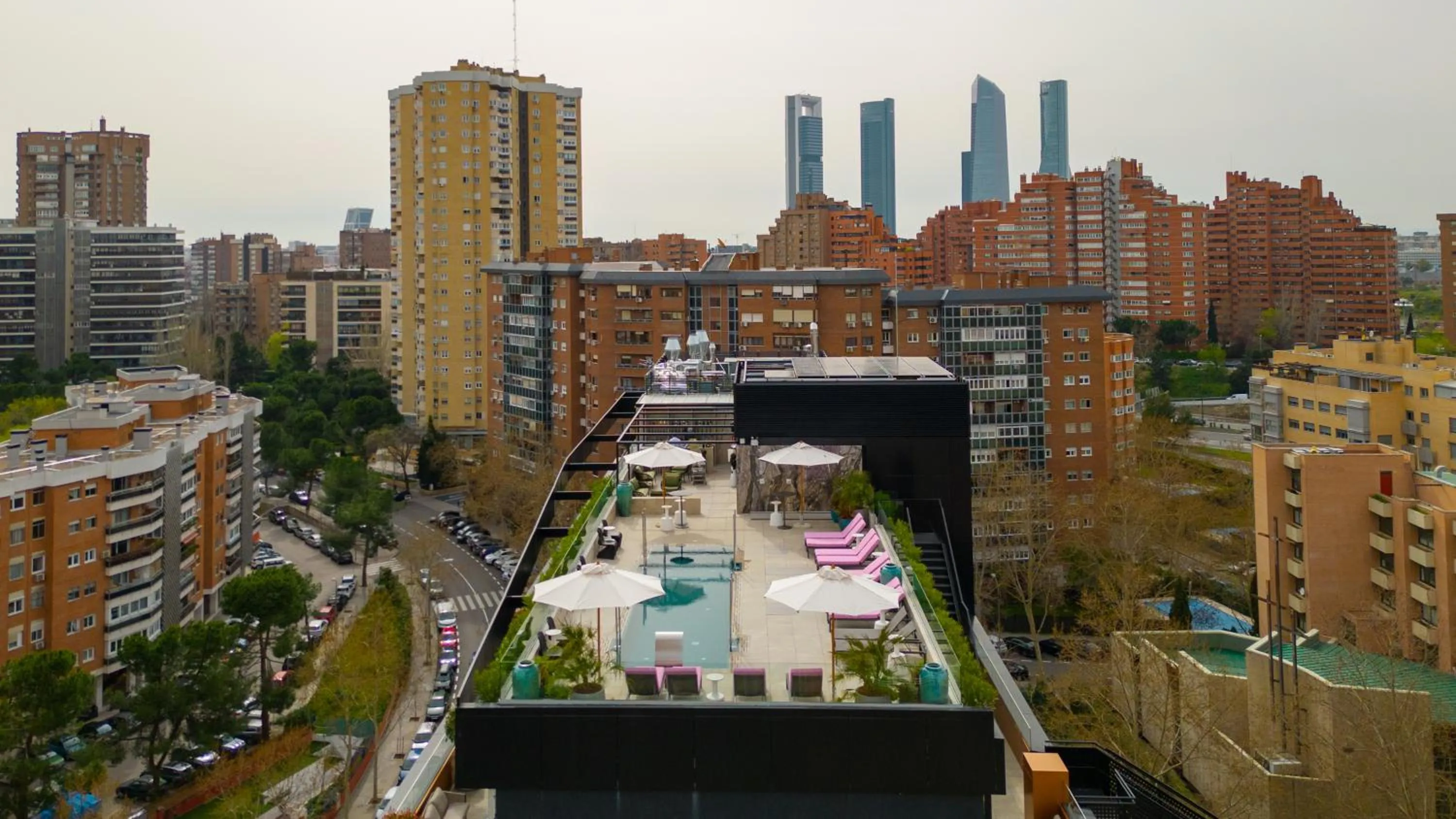 Pool view in Hotel Pinar Plaza