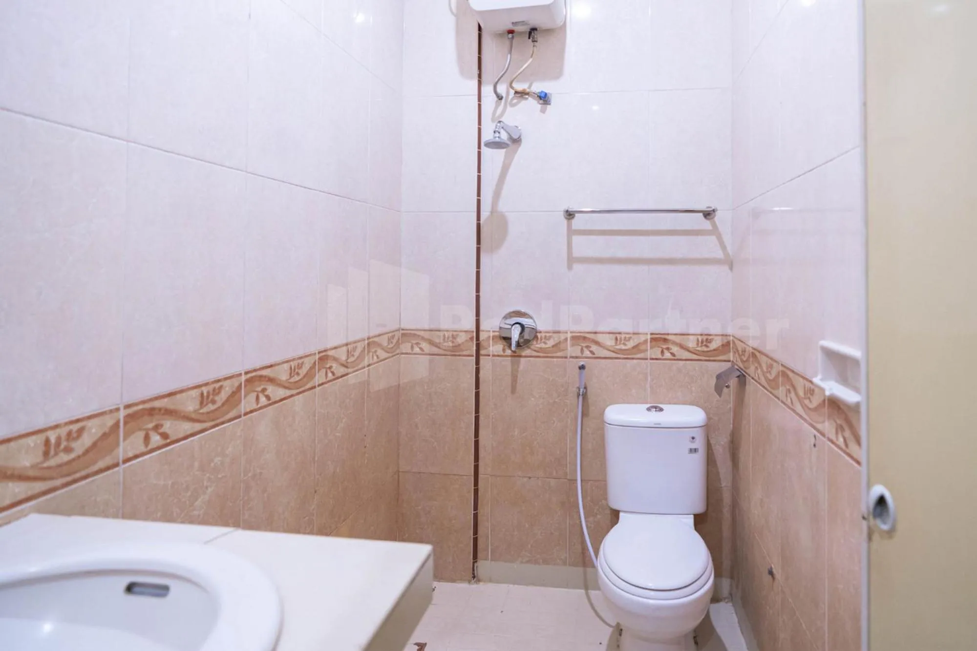 Shower in New Gentala Hotel Medan RedPartner