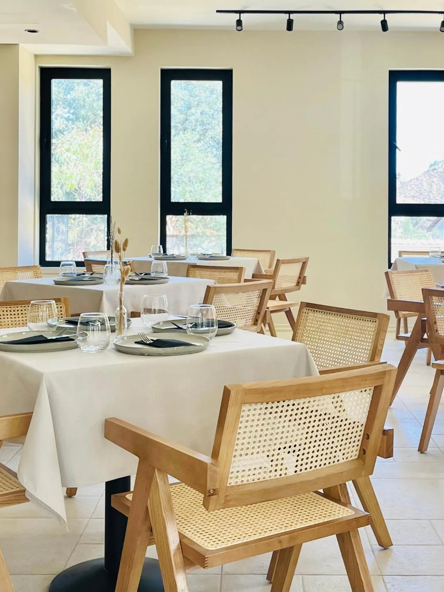 Restaurant/places to eat in Thymises Boutique Hotel