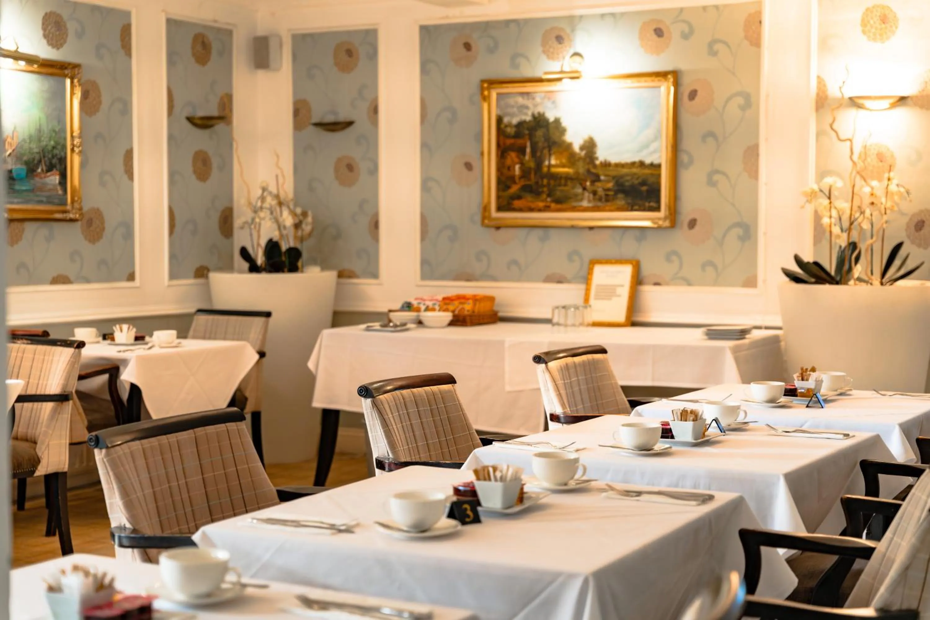 Breakfast in The Falcon Hotel