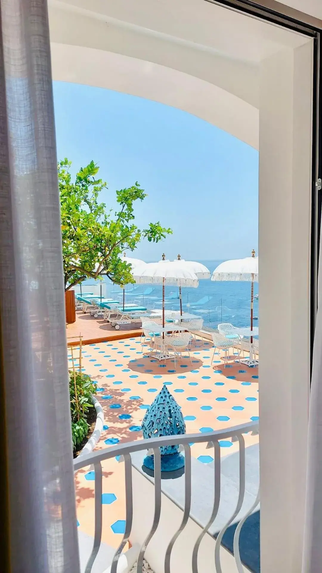 Deluxe Suite with Side Sea View in Villa Dei Principi Deluxe Suite with Side Sea View in Villa Dei Principi
