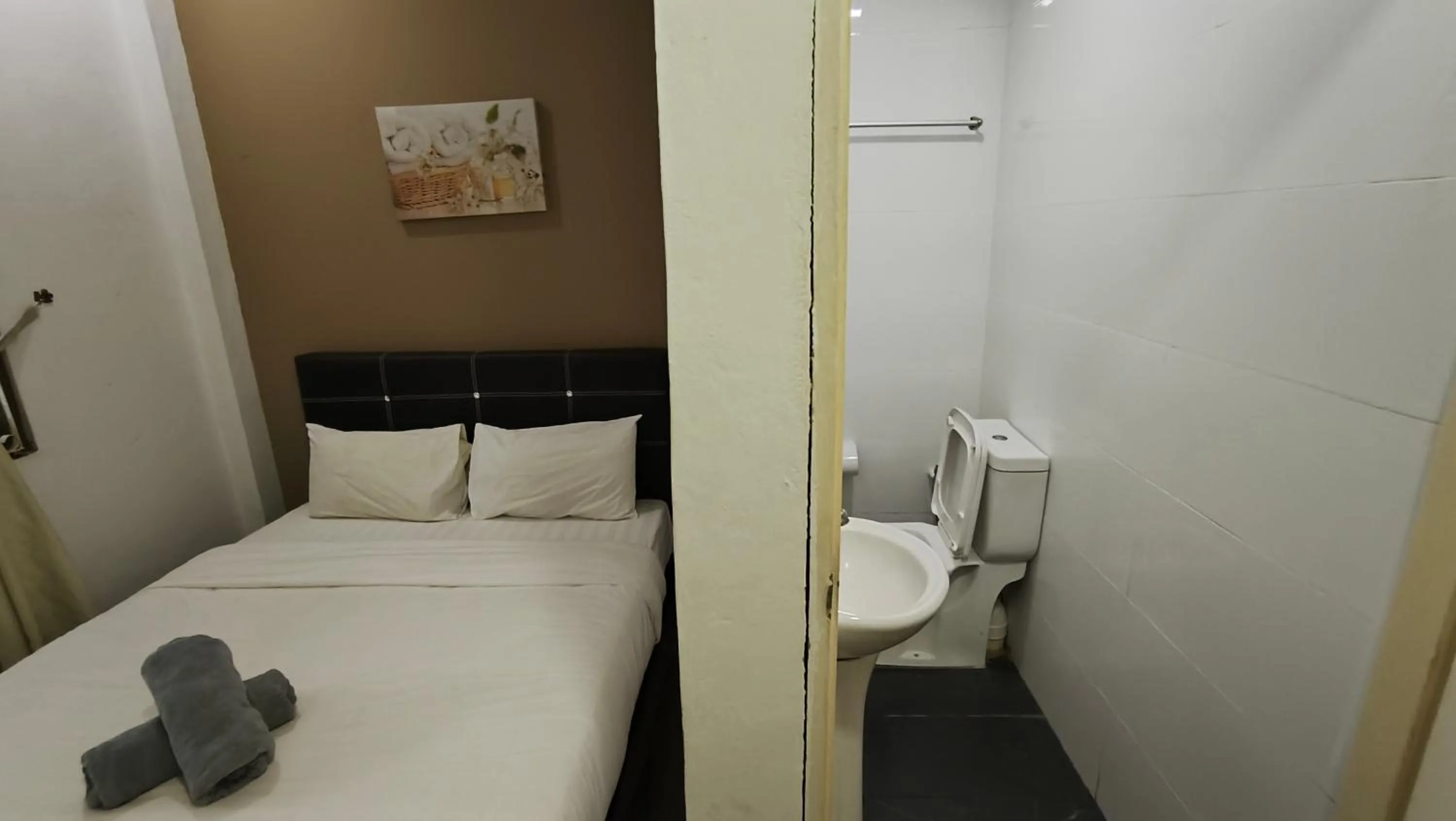 View (from property/room), Bed in Natol Homestay - London Foochow Road