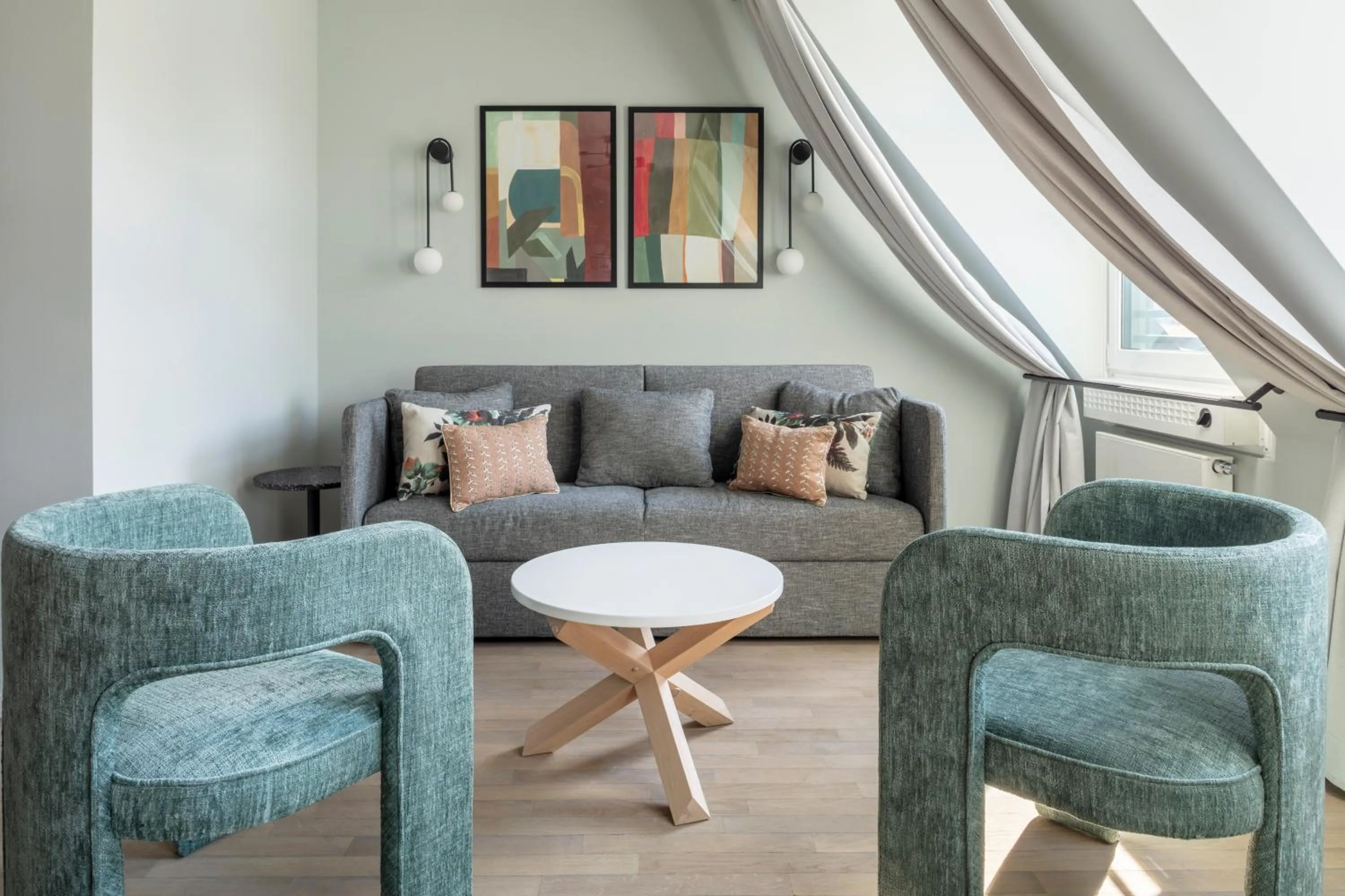 Seating area in Numa Munich Blend