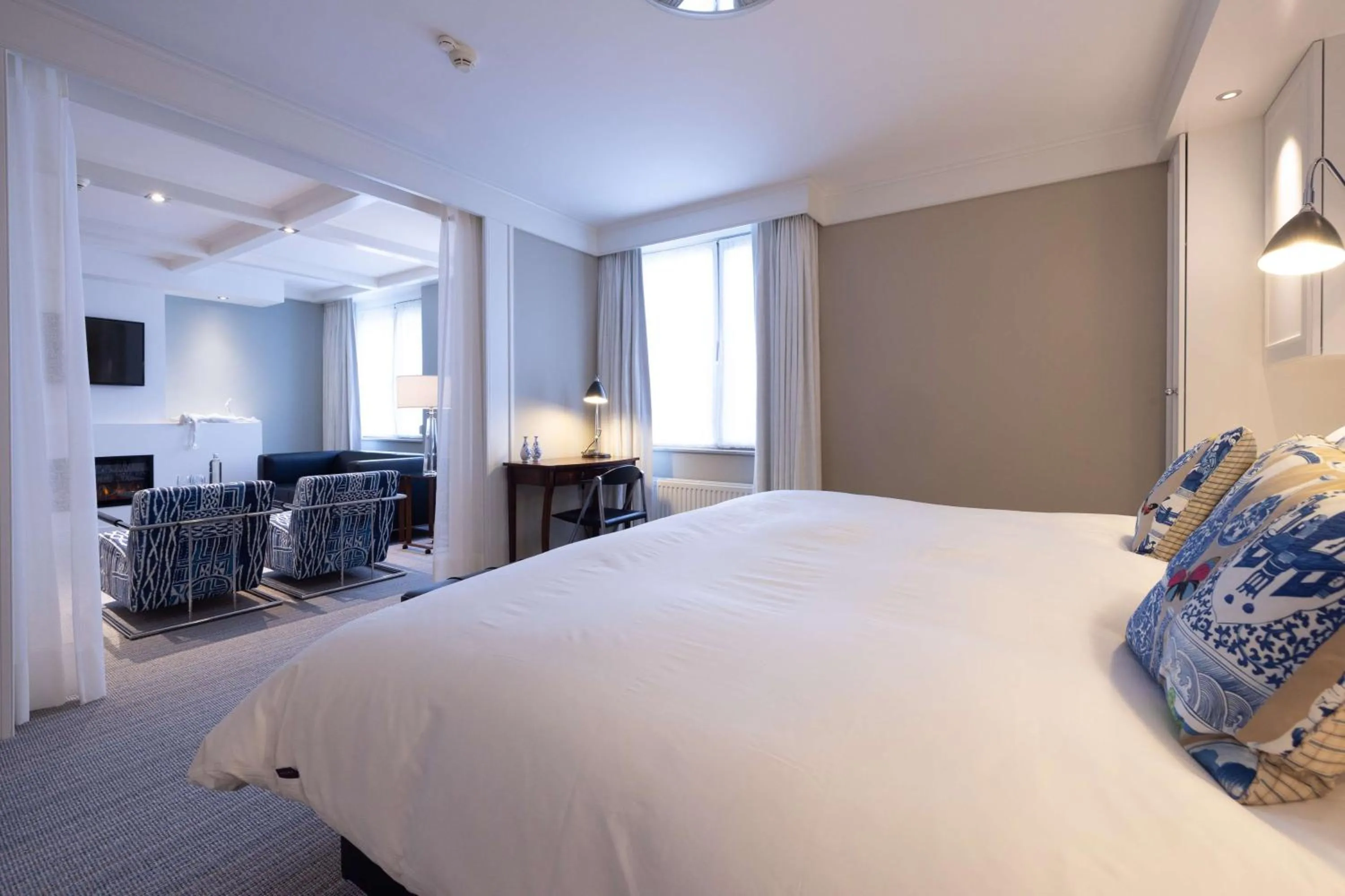 Photo of the whole room, Bed in Golden Tulip Hotel Central