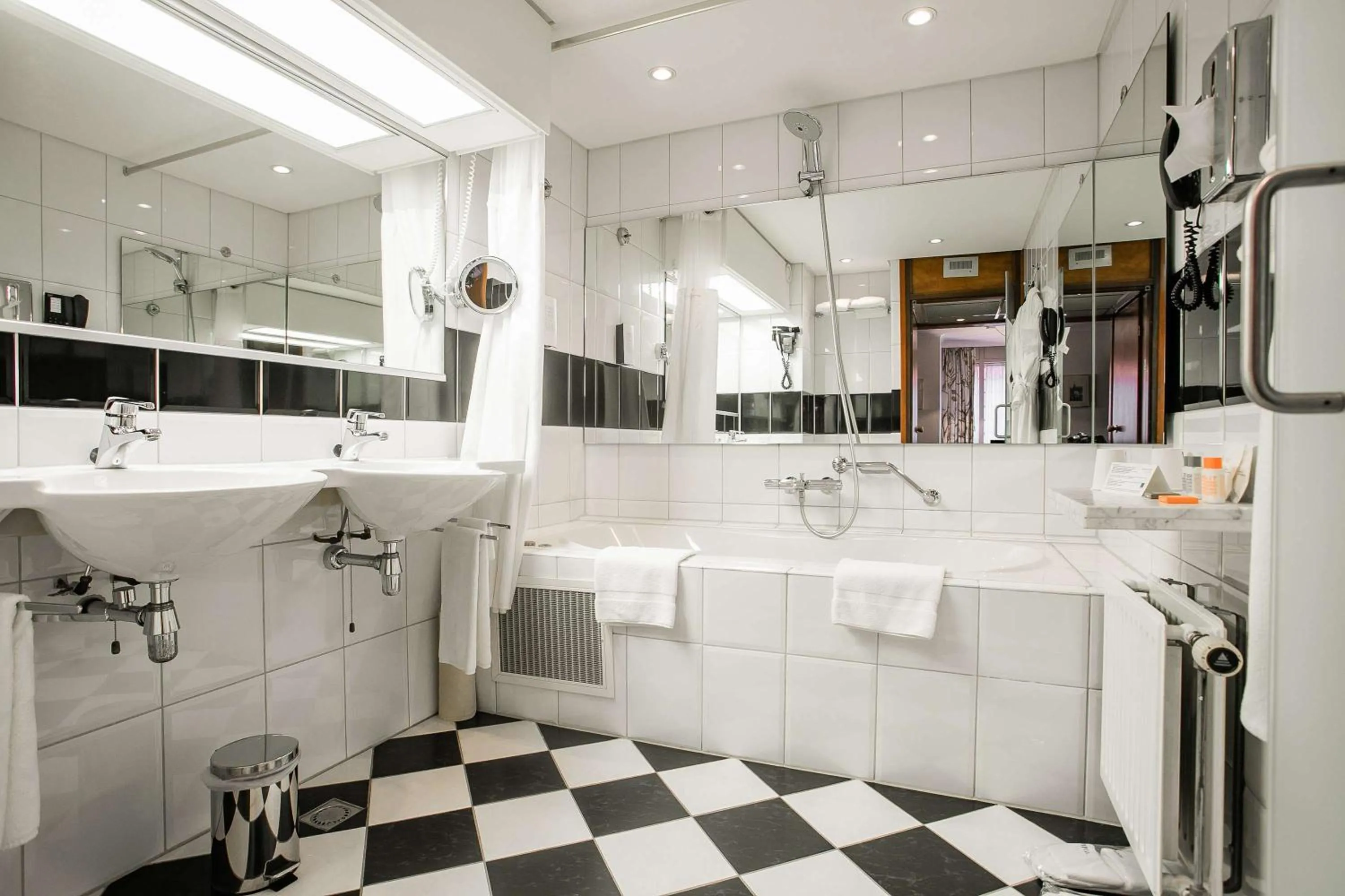 Bathroom in Golden Tulip Hotel Central