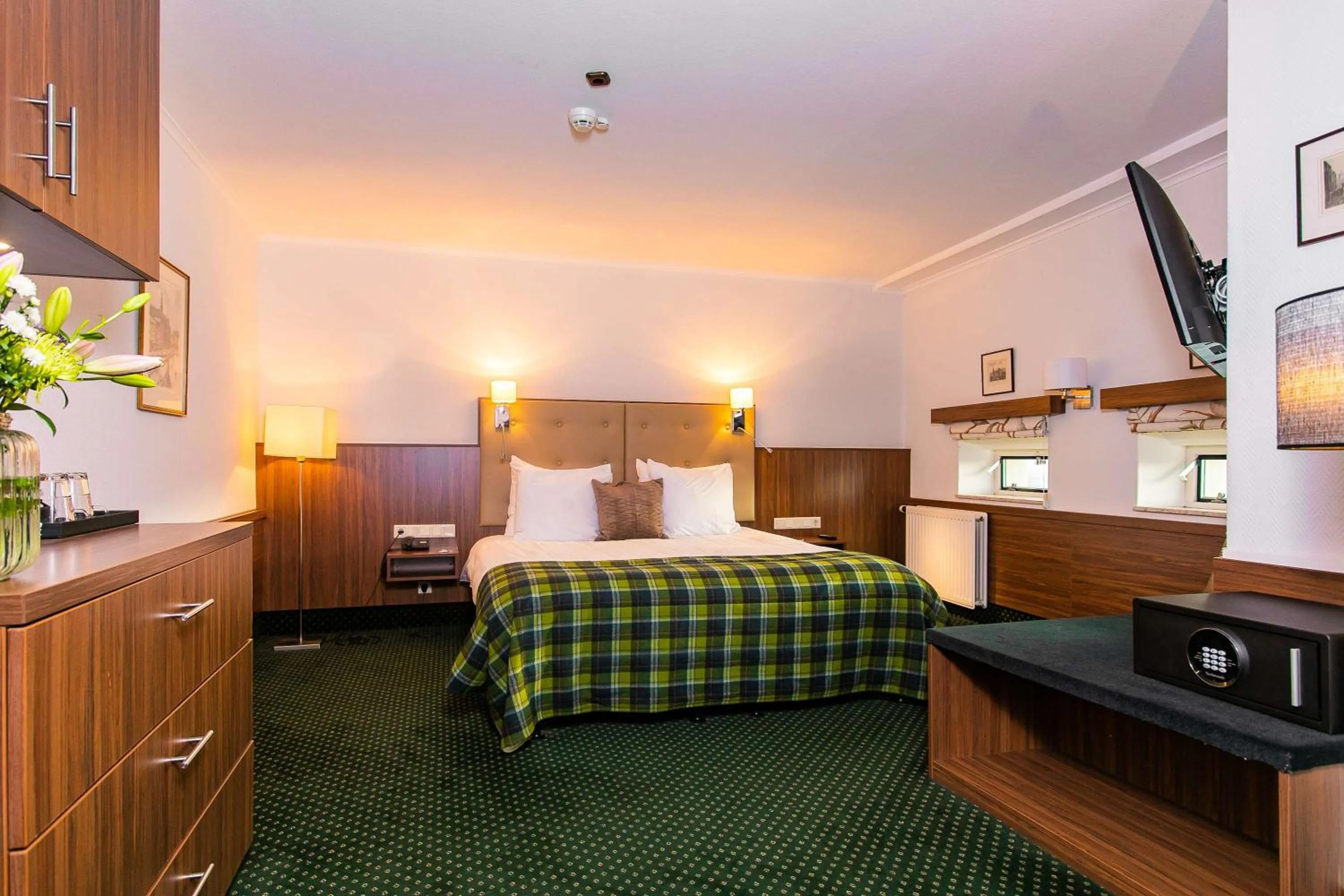 Photo of the whole room, Bed in Golden Tulip Hotel Central