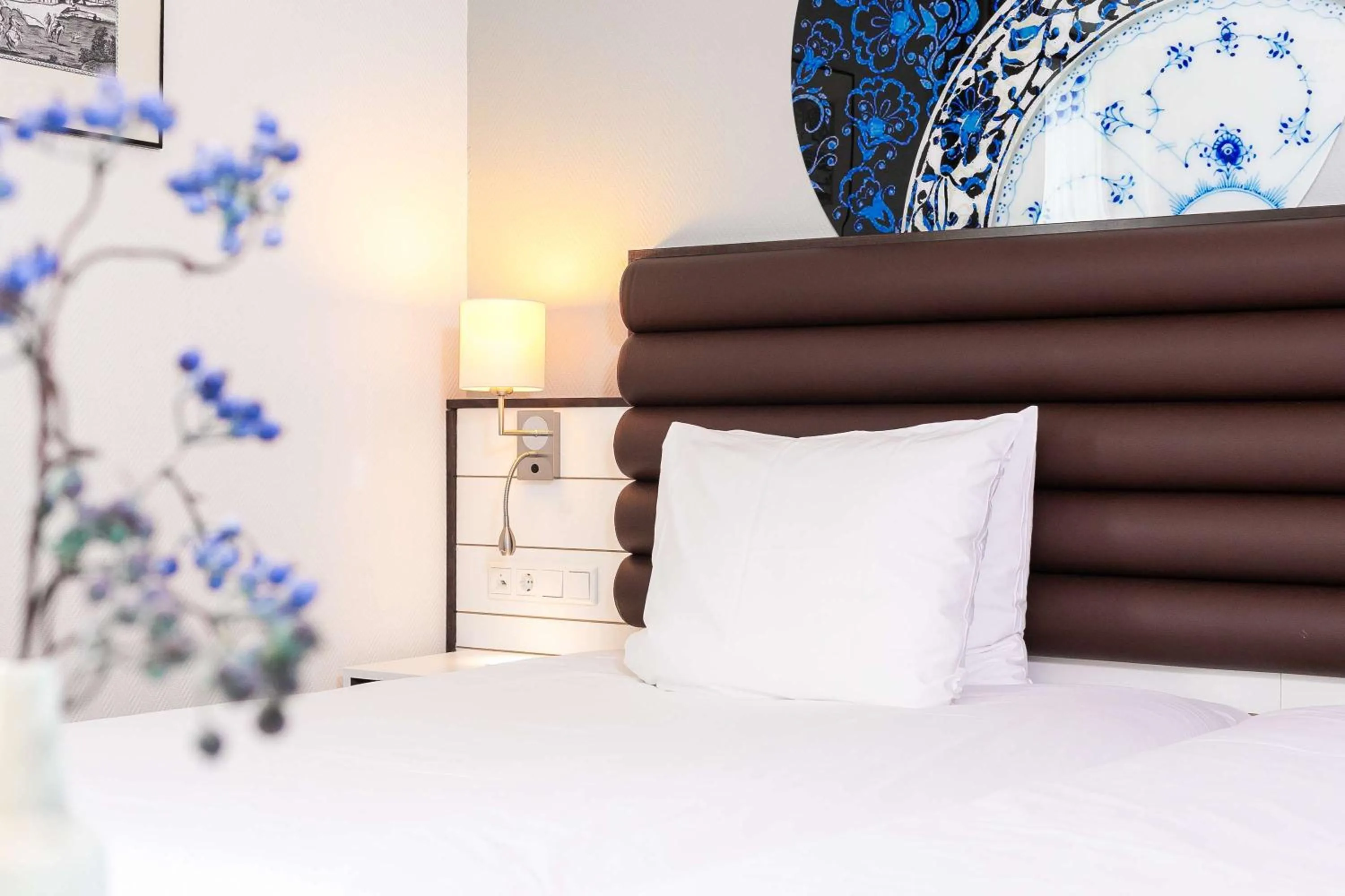 Bedroom, Bed in Golden Tulip Hotel Central