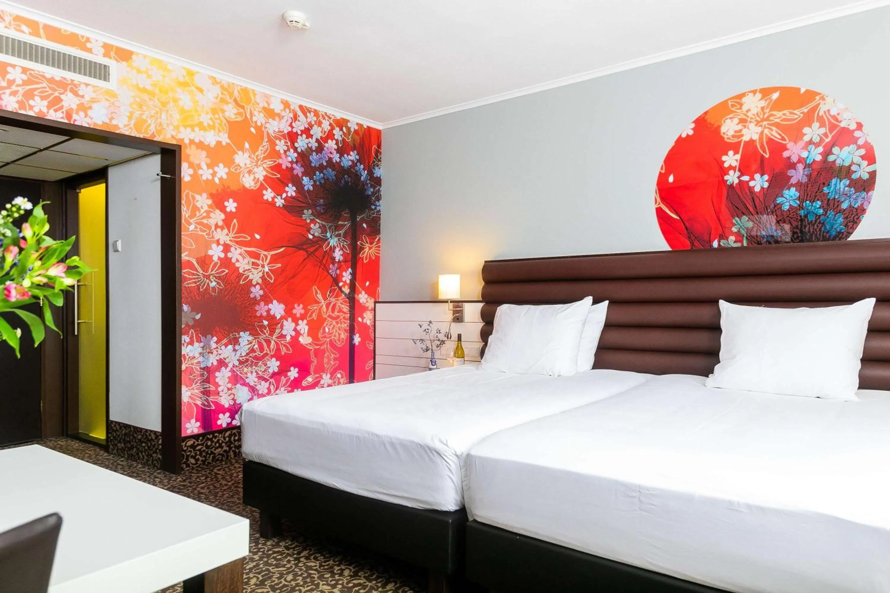 Bedroom, Bed in Golden Tulip Hotel Central