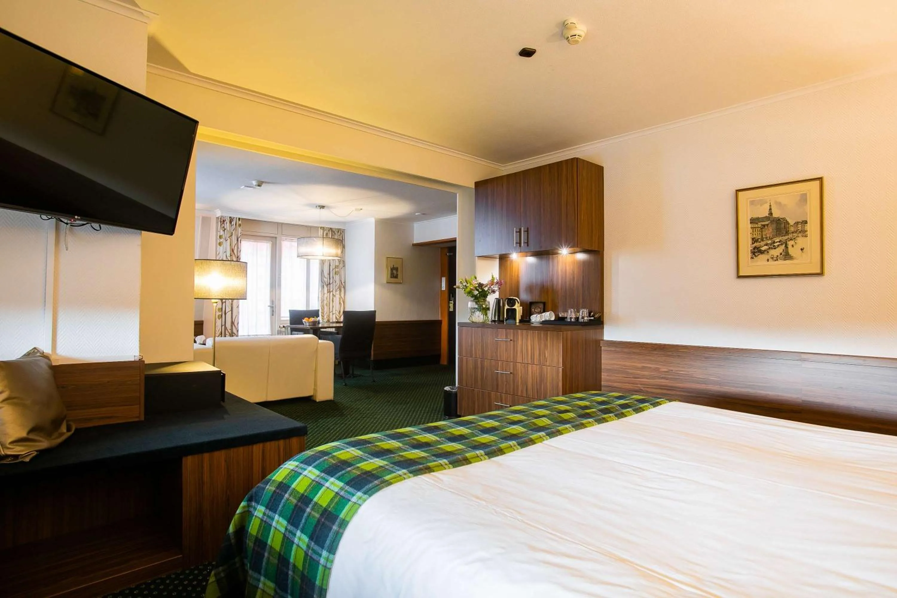 Photo of the whole room, Bed in Golden Tulip Hotel Central