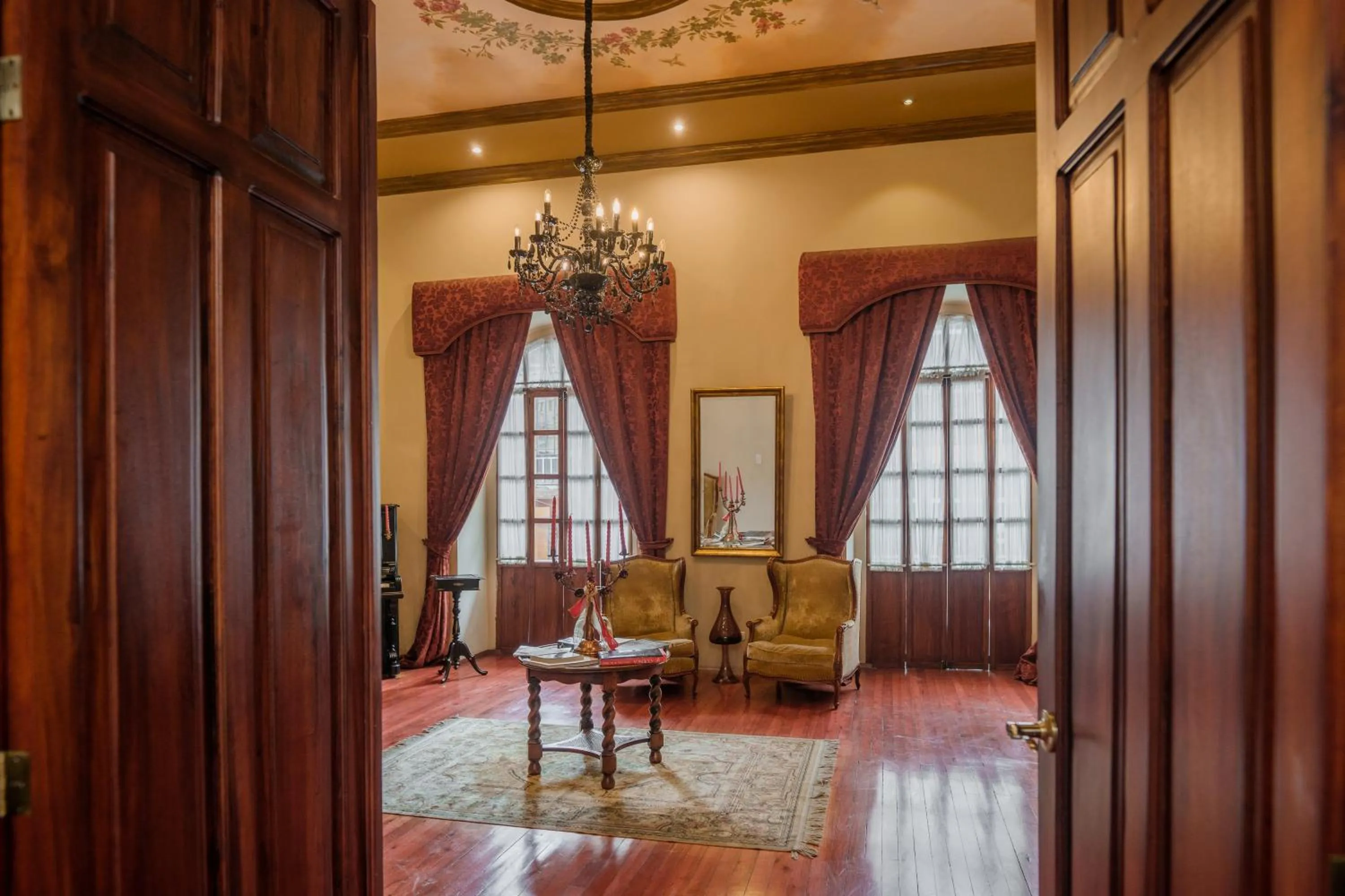 Property building in Santa Lucia House - Forum