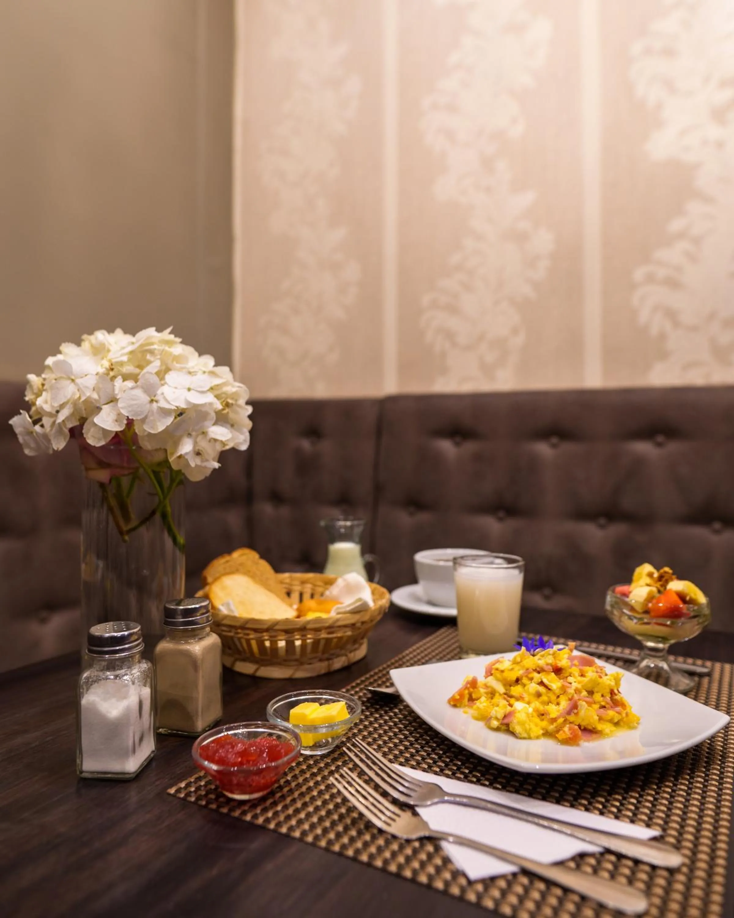 Food and drinks in Santa Lucia House - Forum