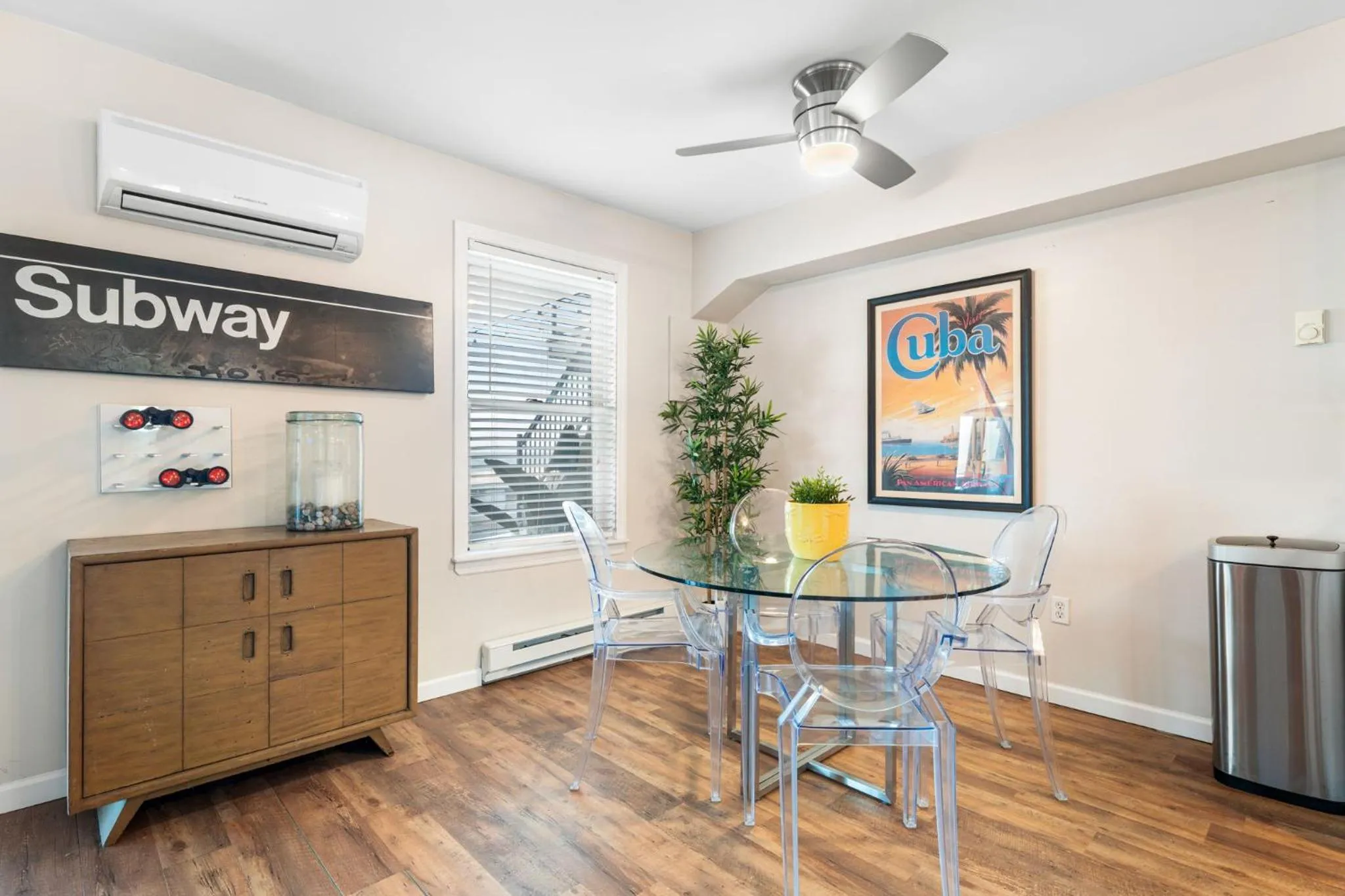 Dining area in Waterfront North Wildwood Anglesea Family Retreat