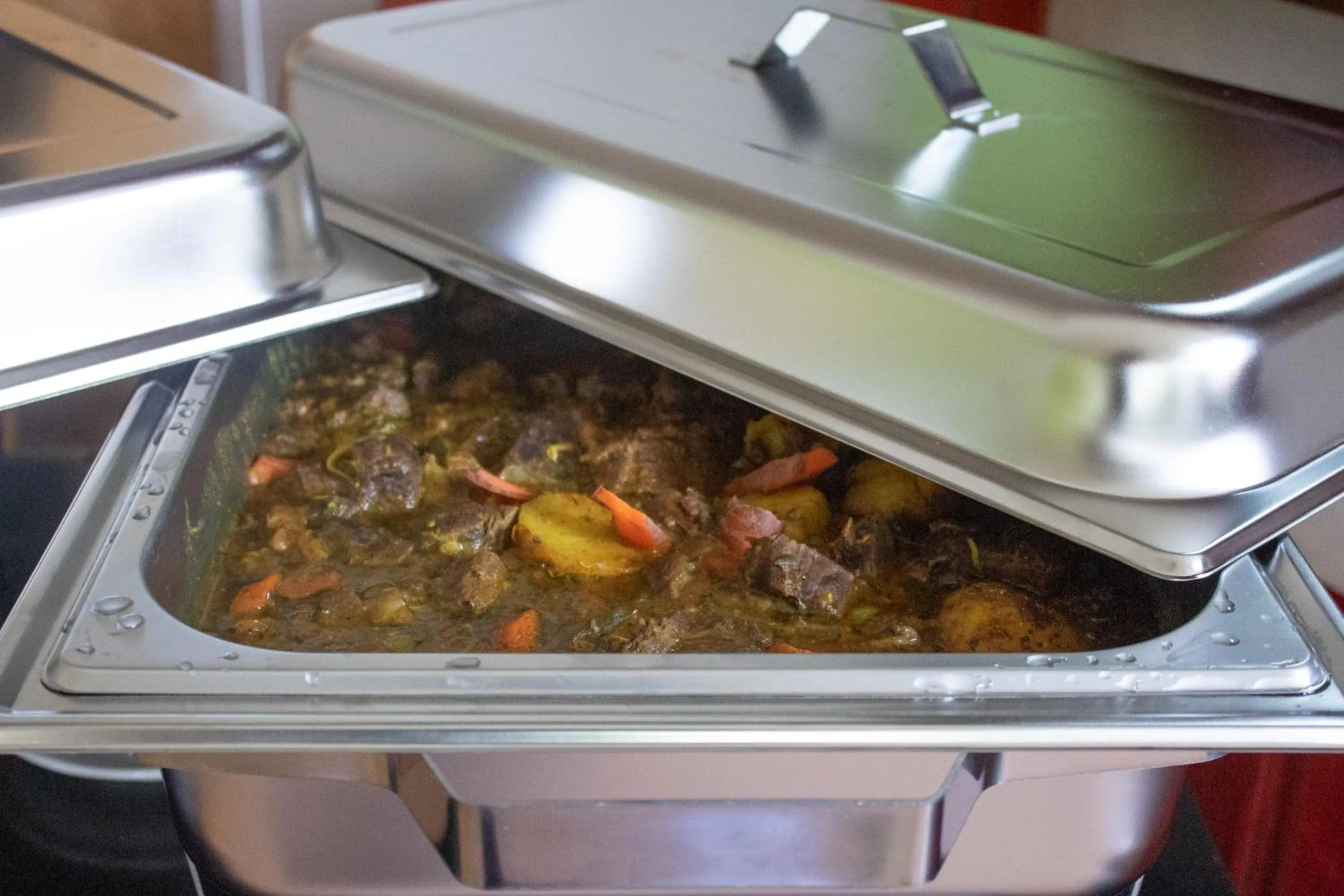 Restaurant/places to eat in La Flamboyant Hotel