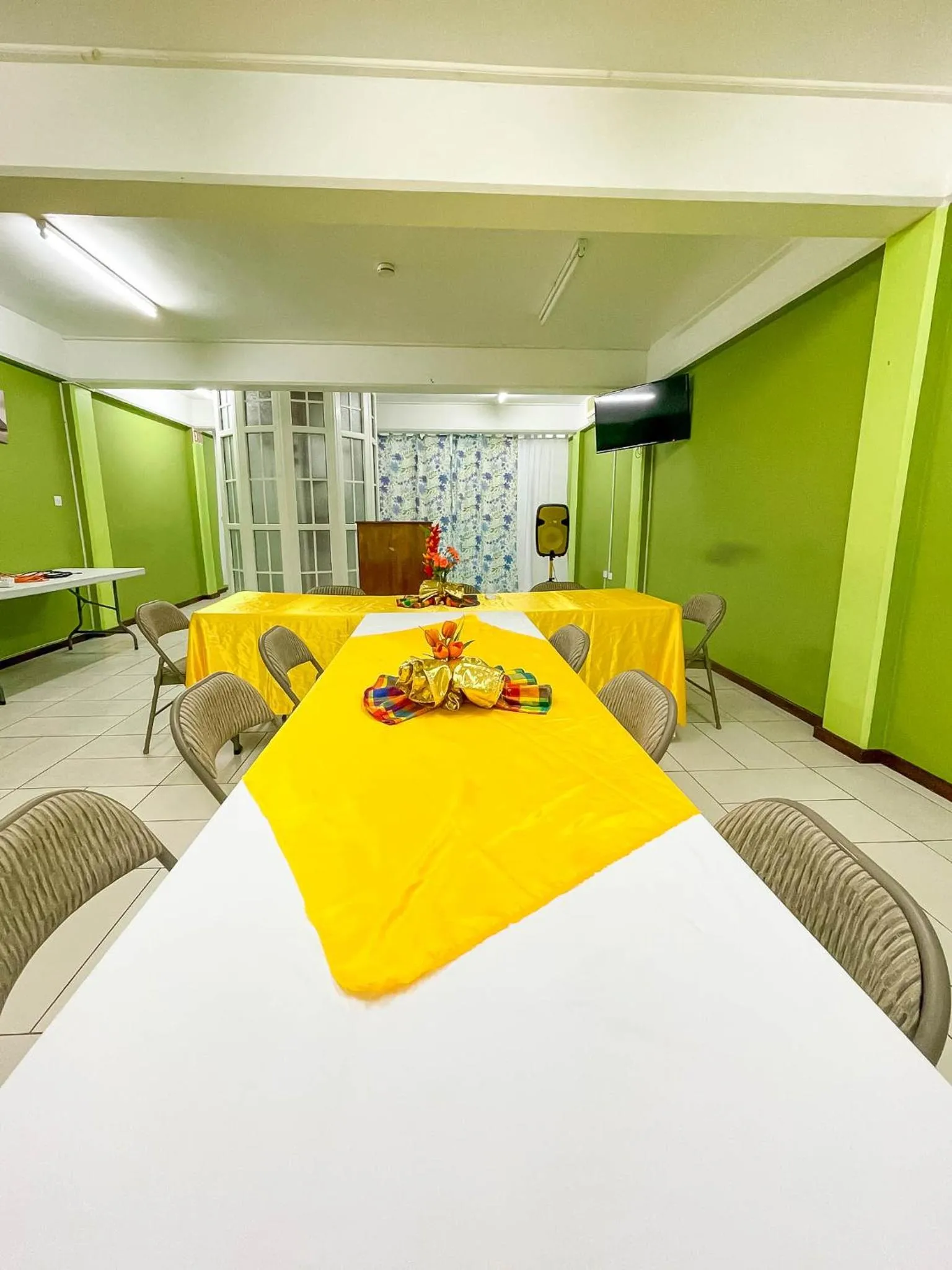 Meeting/conference room in La Flamboyant Hotel