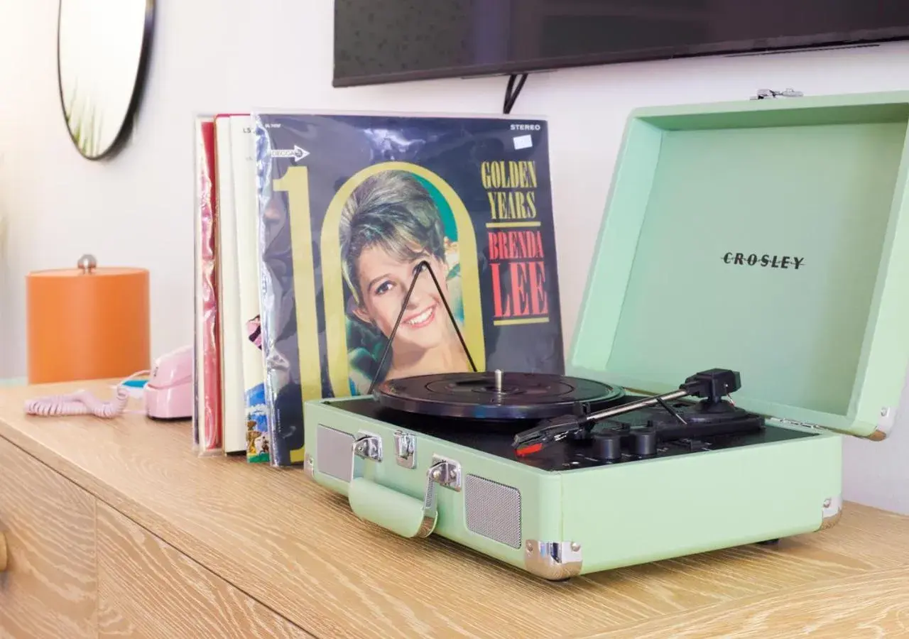 King Room - Disability Access in Little Mod Hotel at the University King Room - Disability Access in Little Mod Hotel at the University