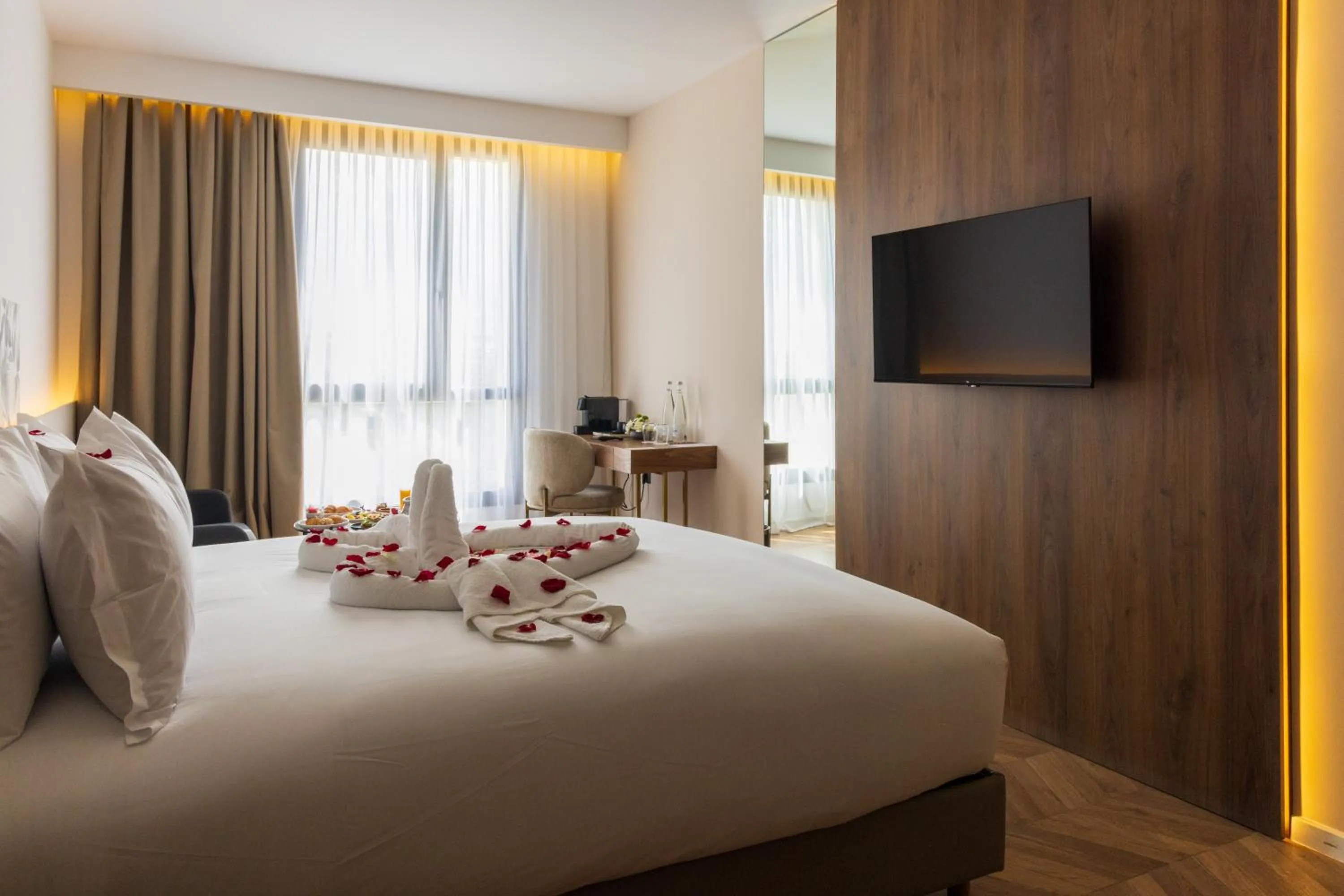 Bedroom, Bed in DIAGONAL HOTEL