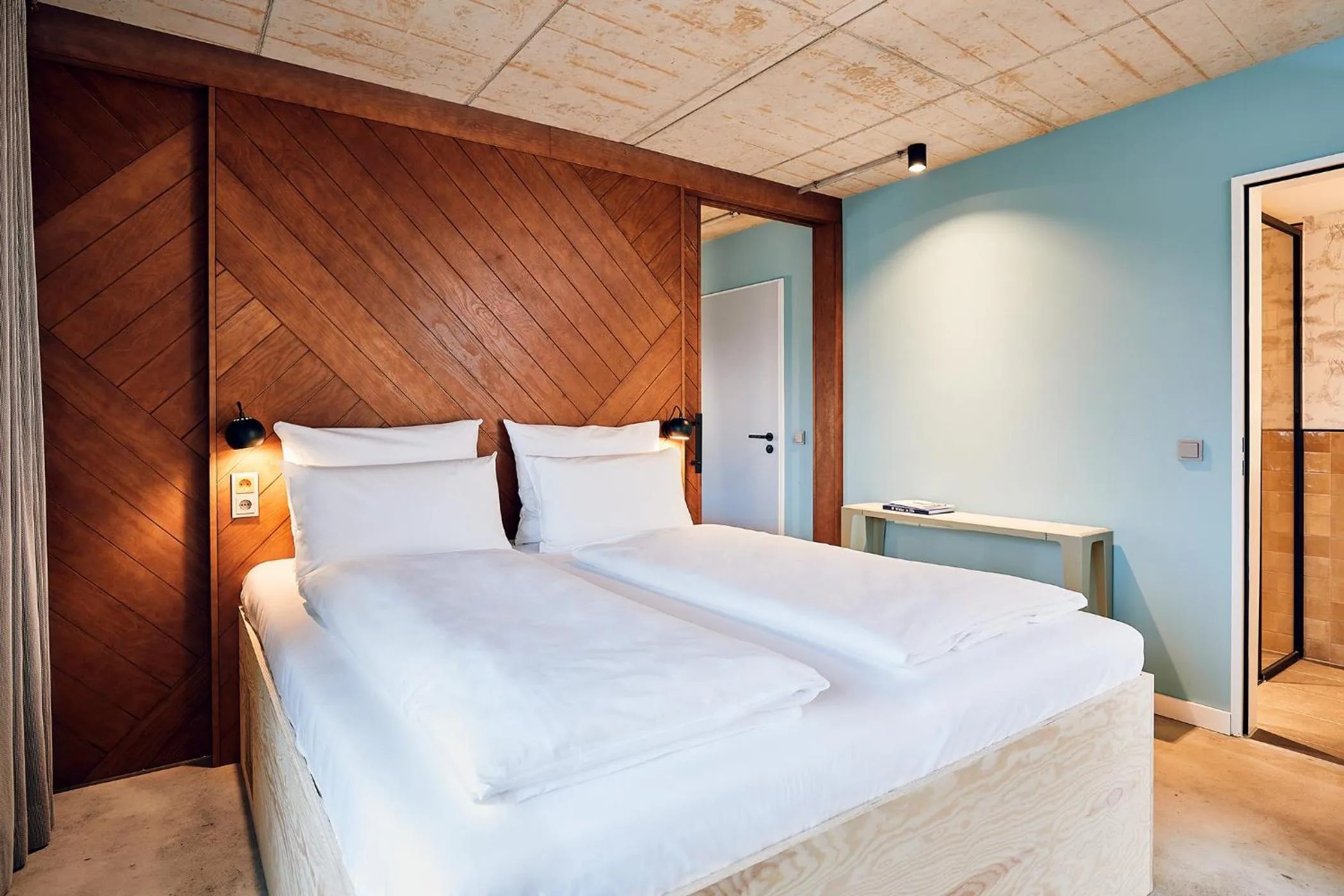 Bed in Villa Viva Hamburg - Neueröffnung Nov 2023