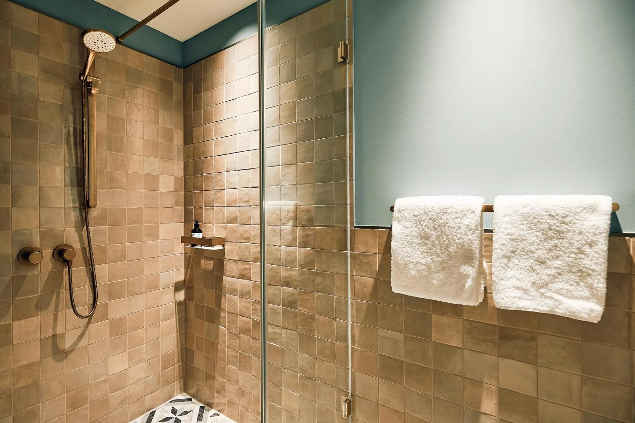 Shower, Bathroom in Villa Viva Hamburg - Neueröffnung Nov 2023