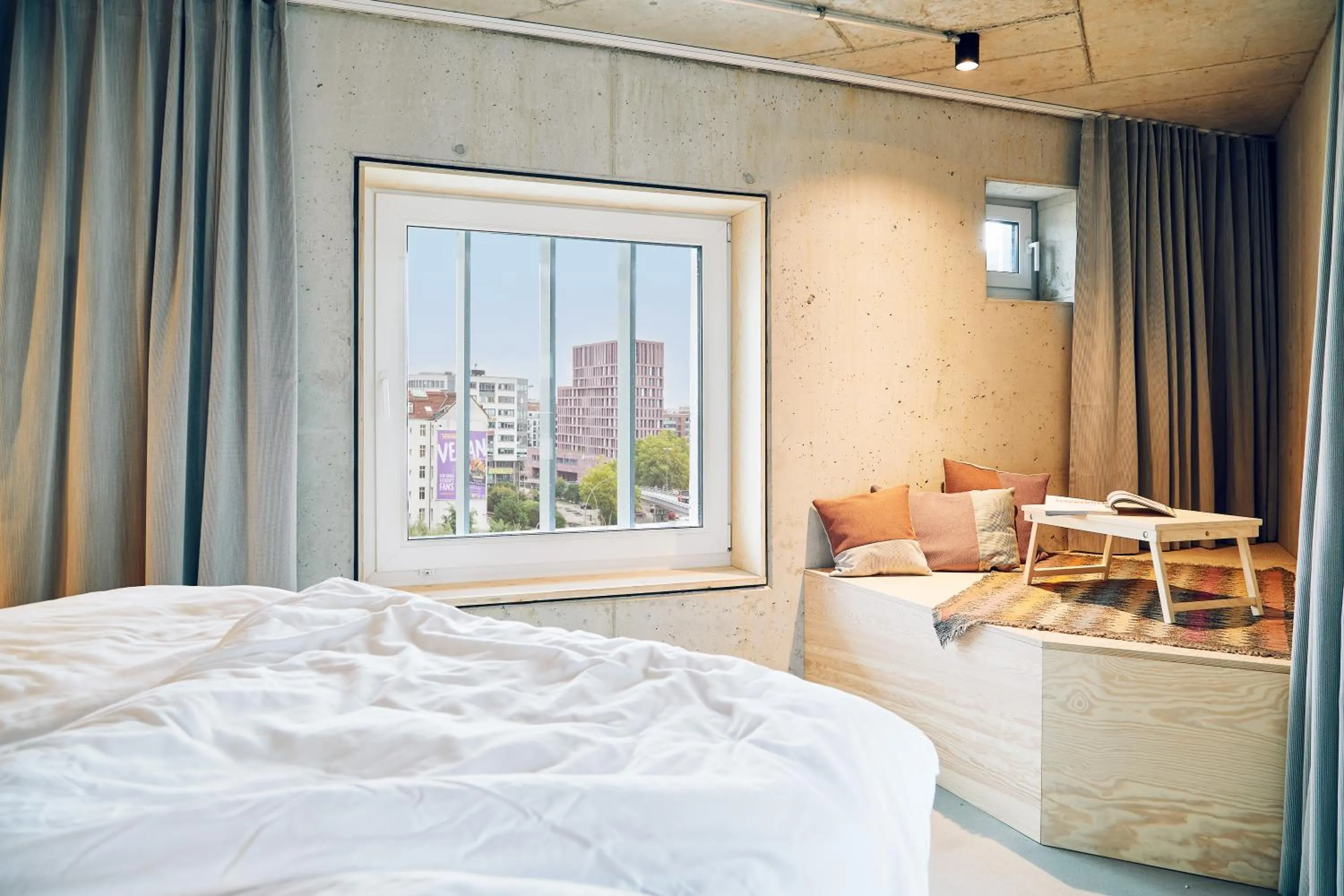 View (from property/room), Bed in Villa Viva Hamburg - Neueröffnung Nov 2023