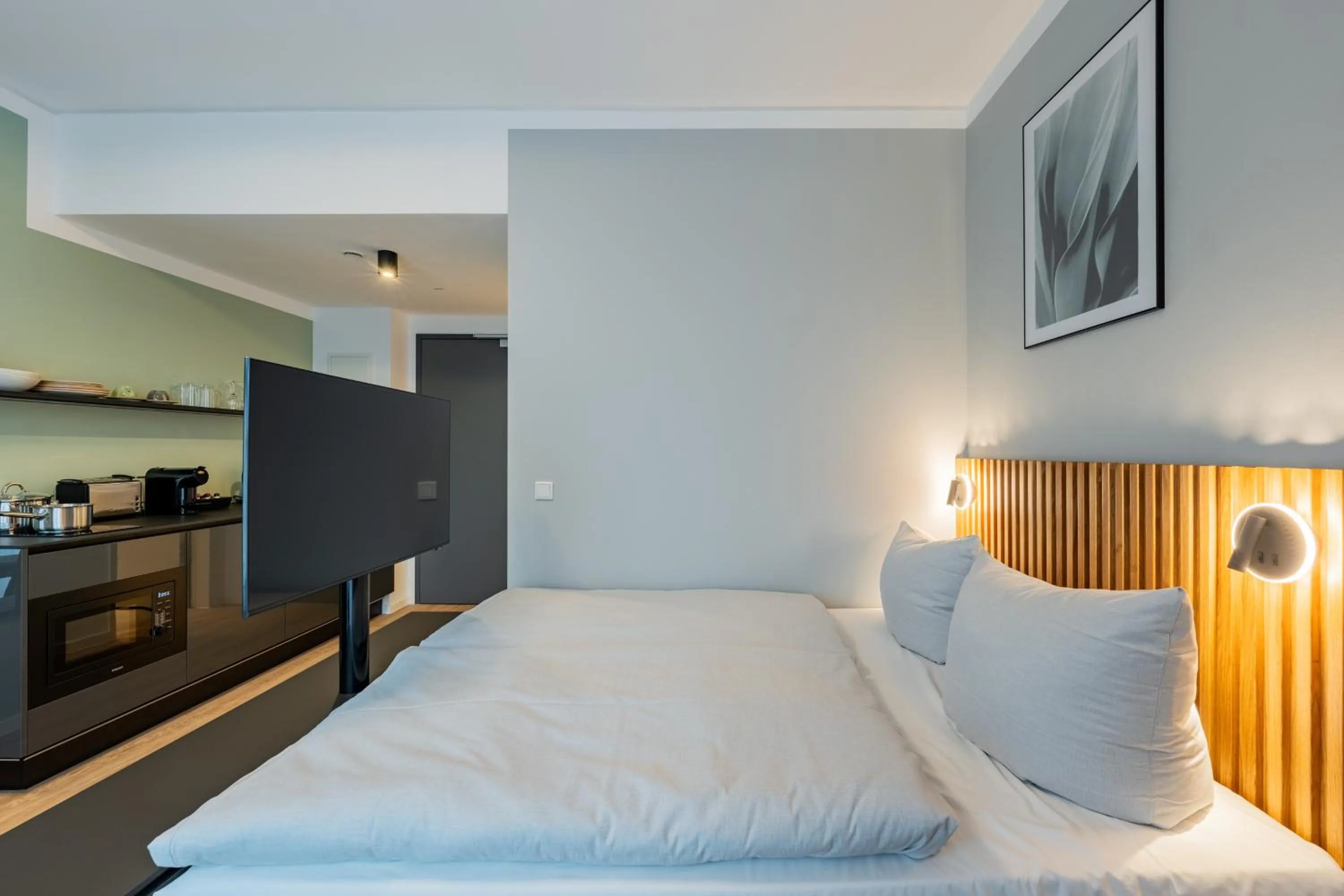 Photo of the whole room, Bed in Nena Apartments Berlin Adlershof