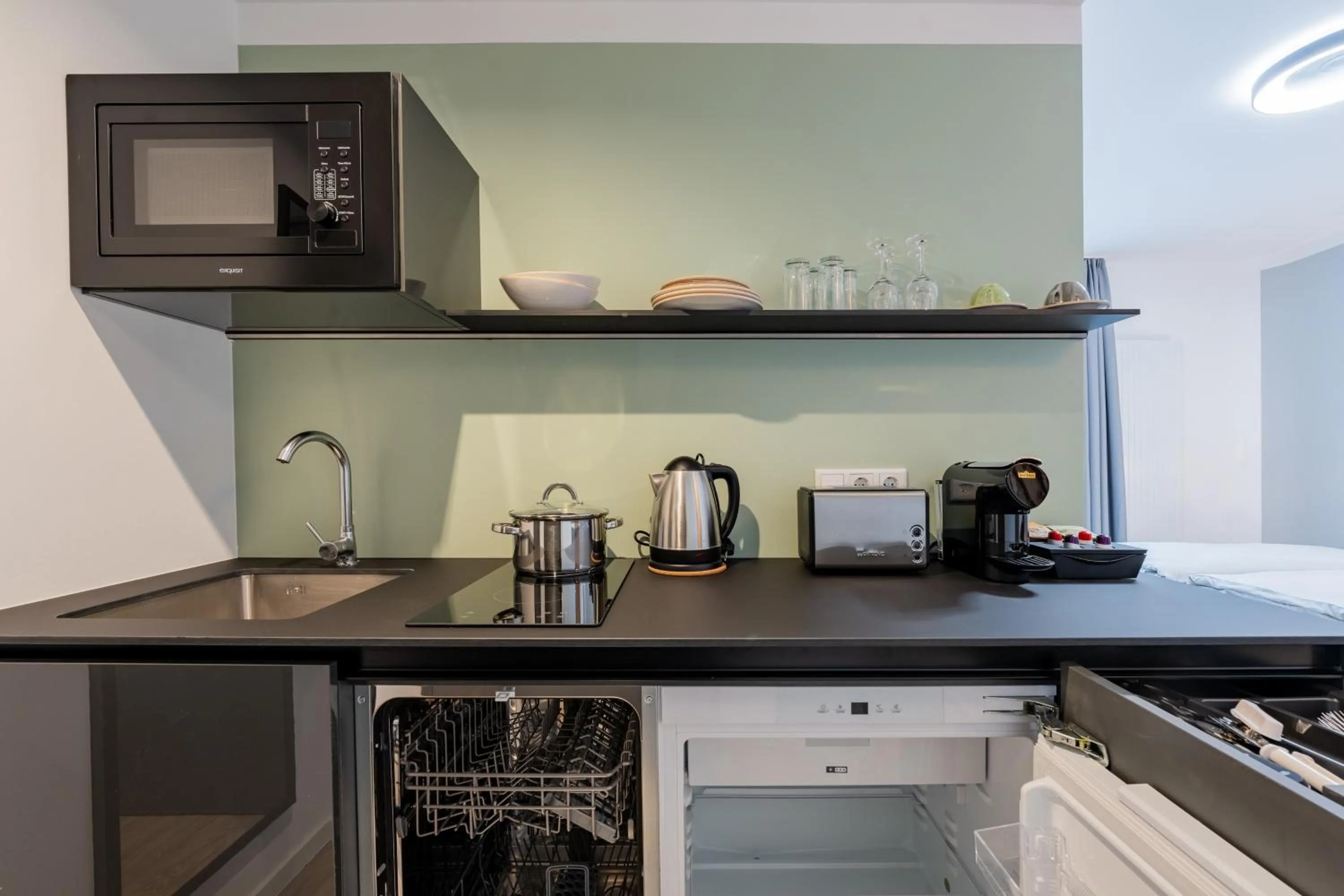 Kitchen or kitchenette in Nena Apartments Berlin Adlershof