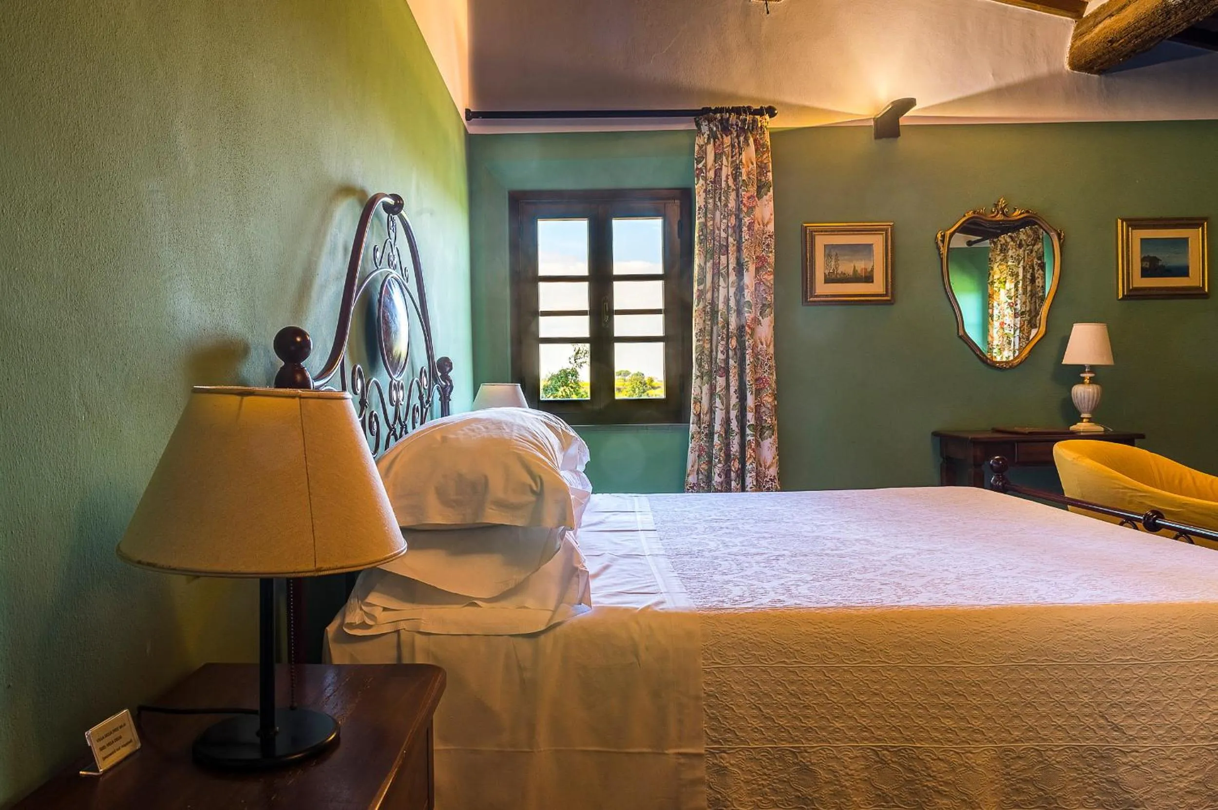 Bed in Villa Delia Hotel and Cooking School