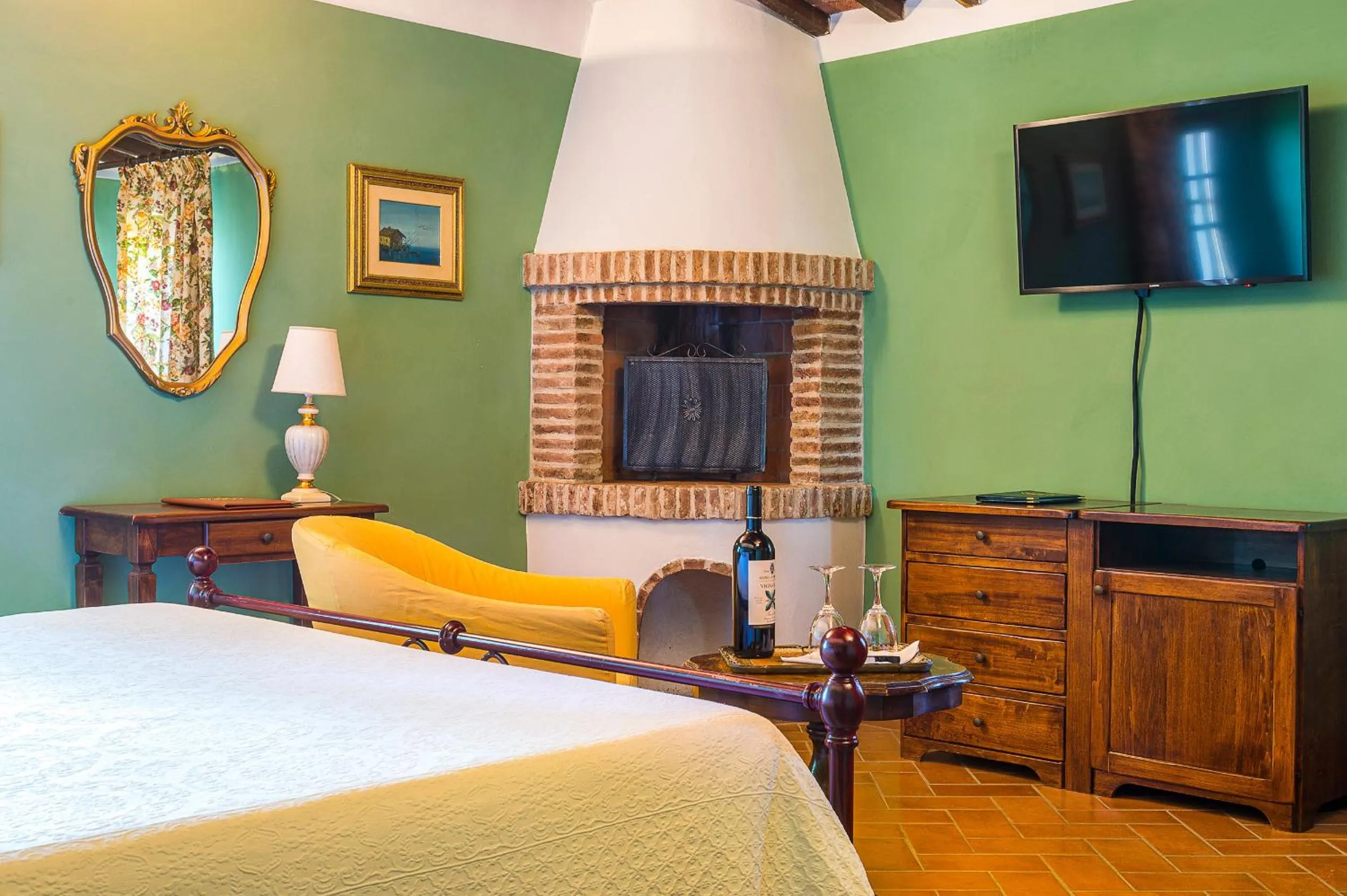 Bed in Villa Delia Hotel and Cooking School