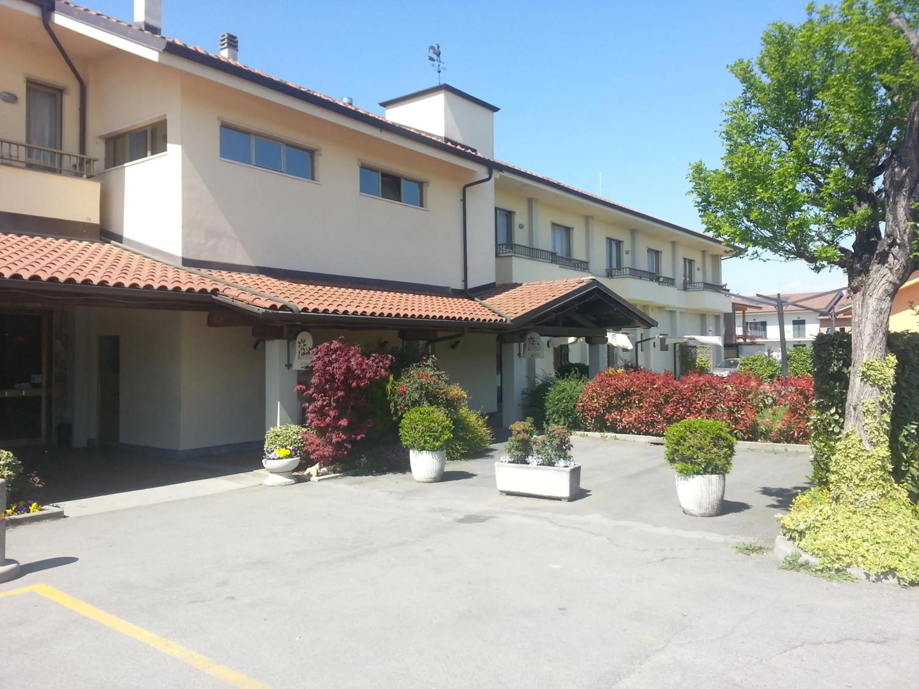 Facade/entrance in Borgonuovo