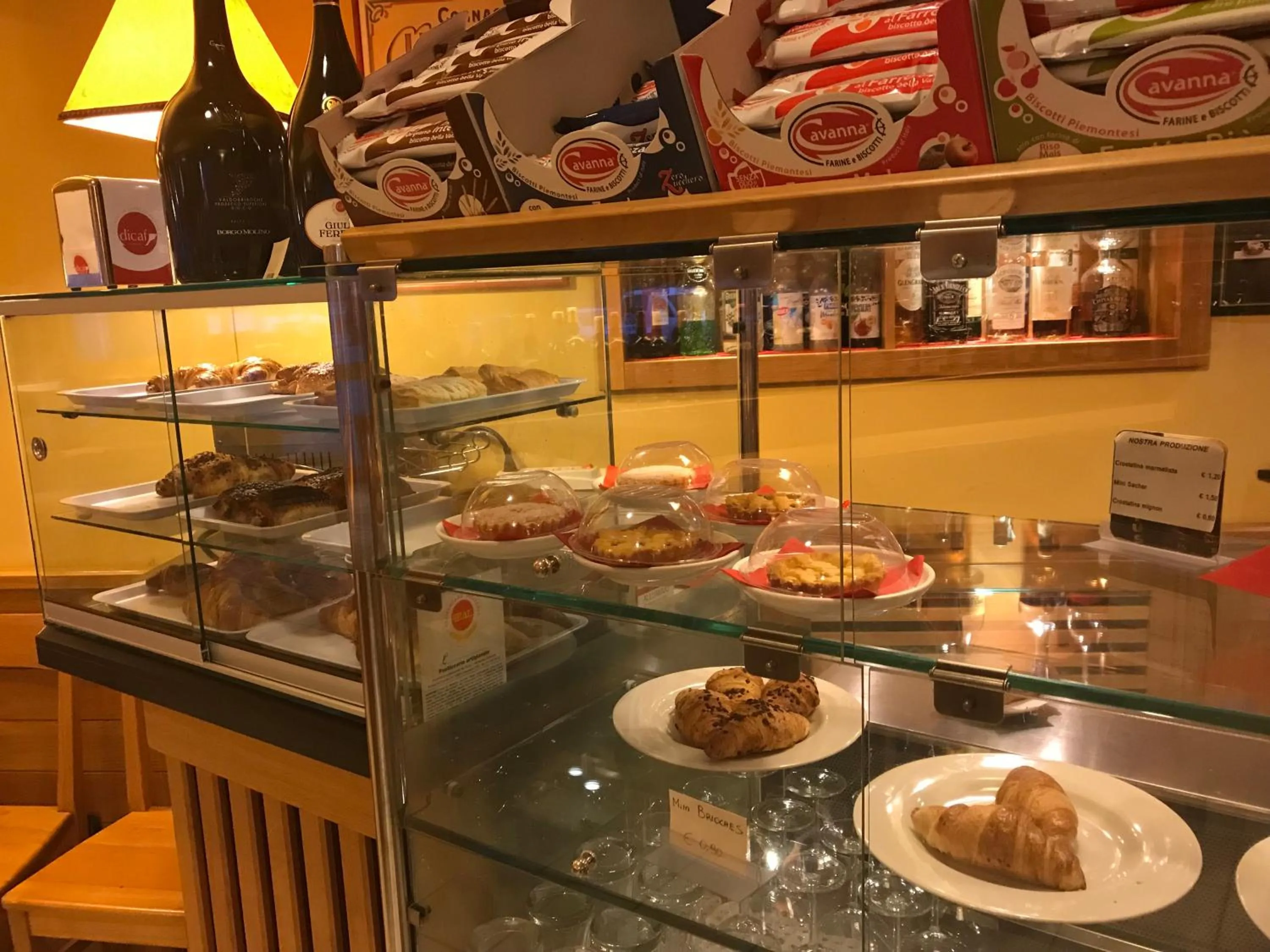 Buffet breakfast in Borgonuovo