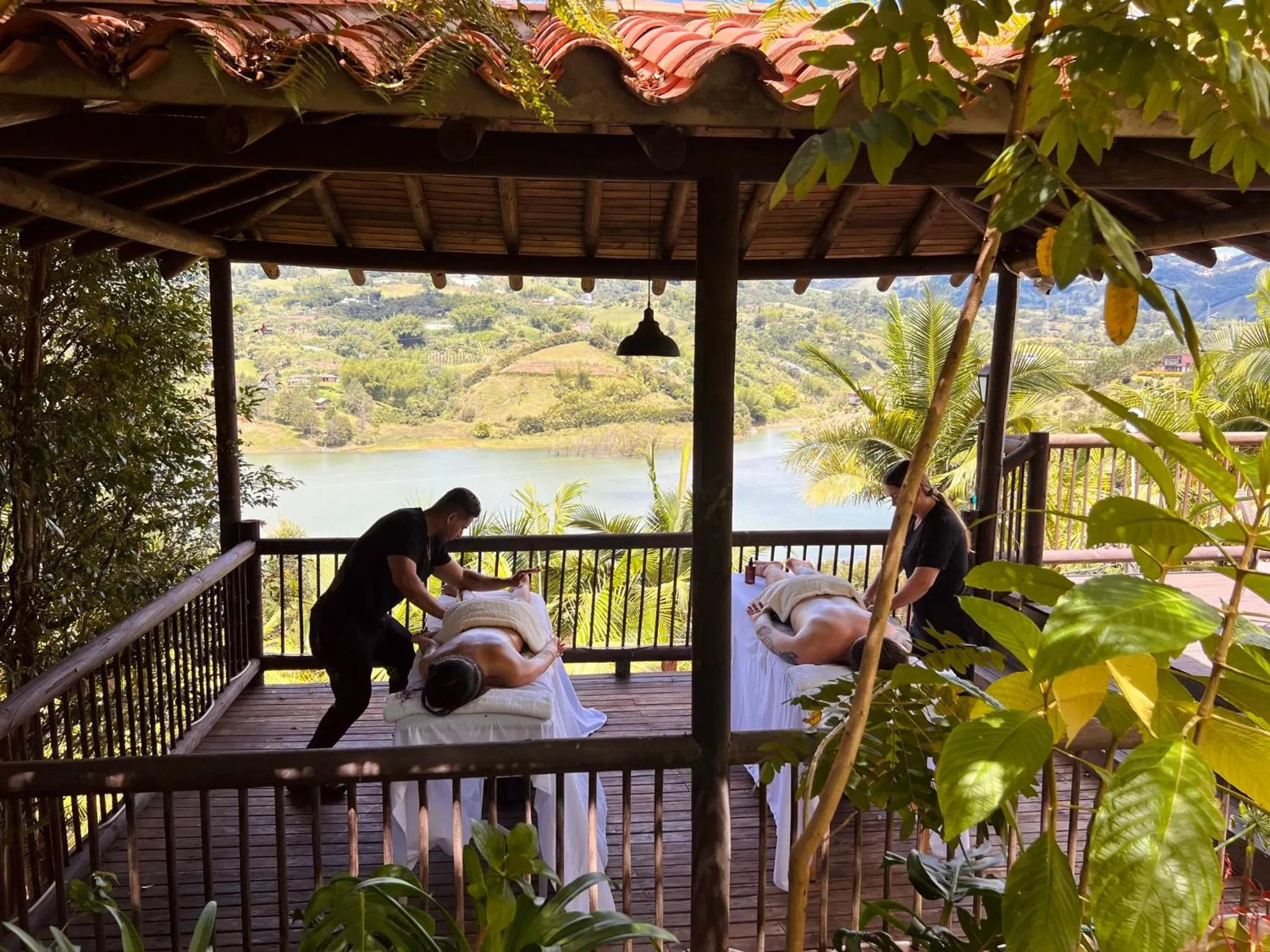 Day in 1714 Hotel Boutique Guatapé