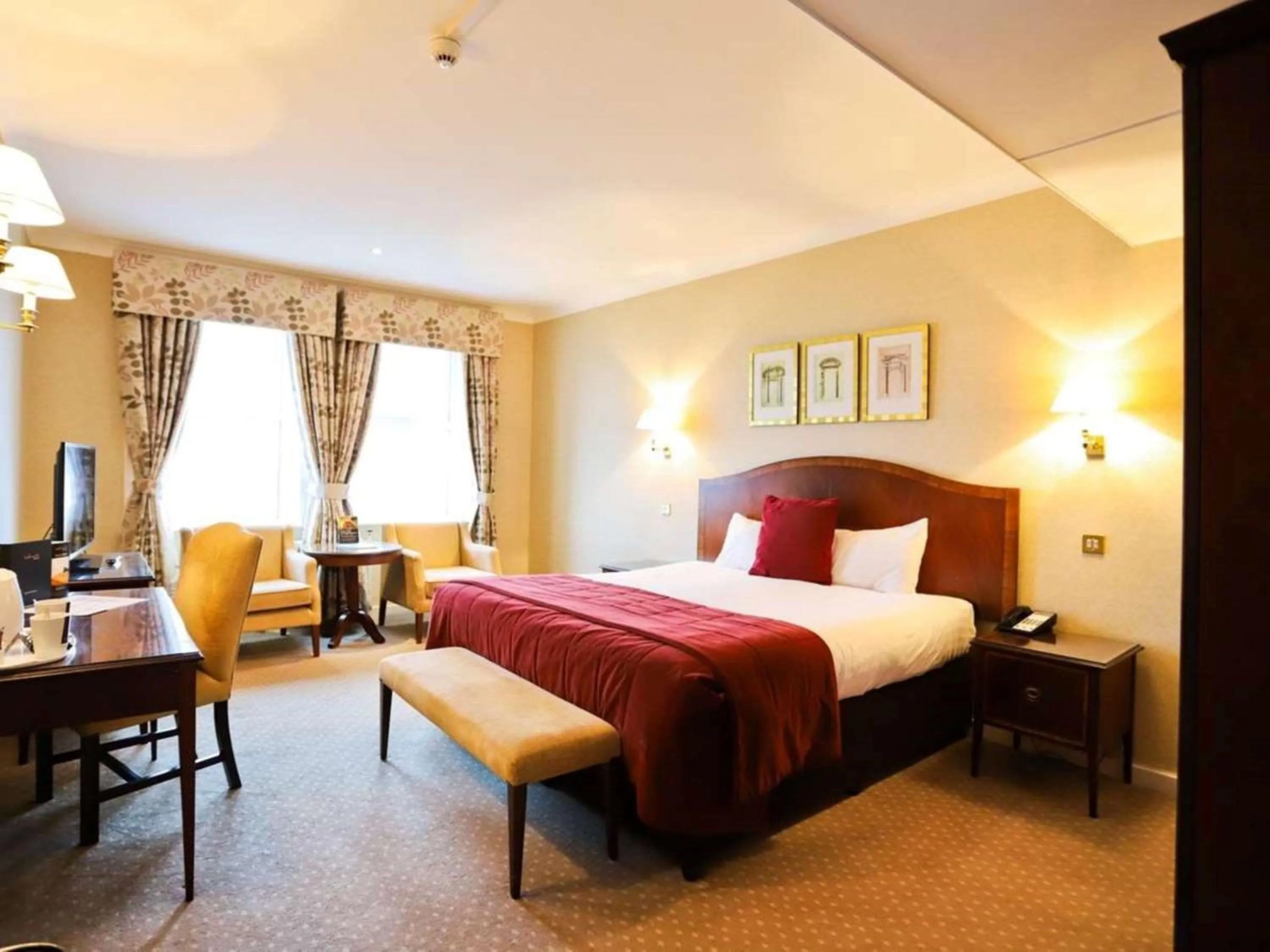 Photo of the whole room, Bed in Bournemouth Carlton Hotel, BW Signature Collection