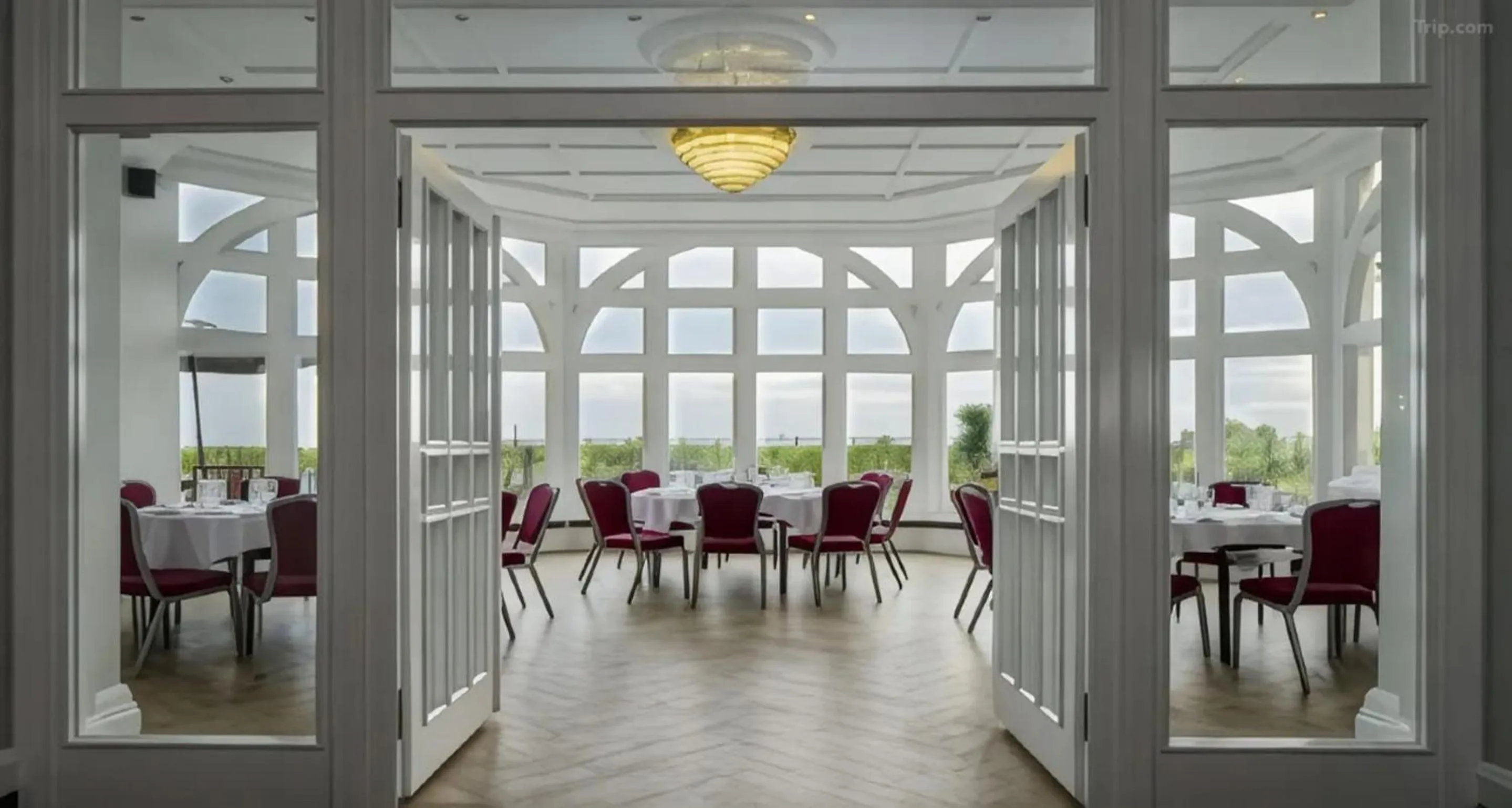 Dining area in Bournemouth Carlton Hotel By Belvilla