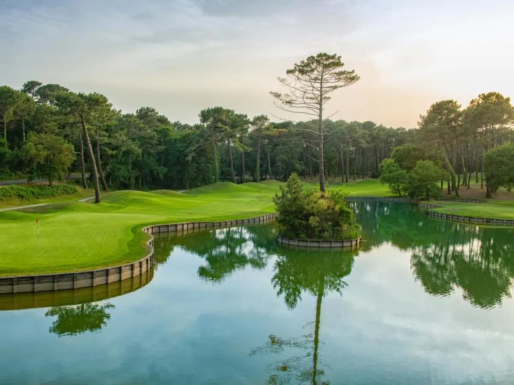 Golfcourse in Villa de l'Etang Blanc
