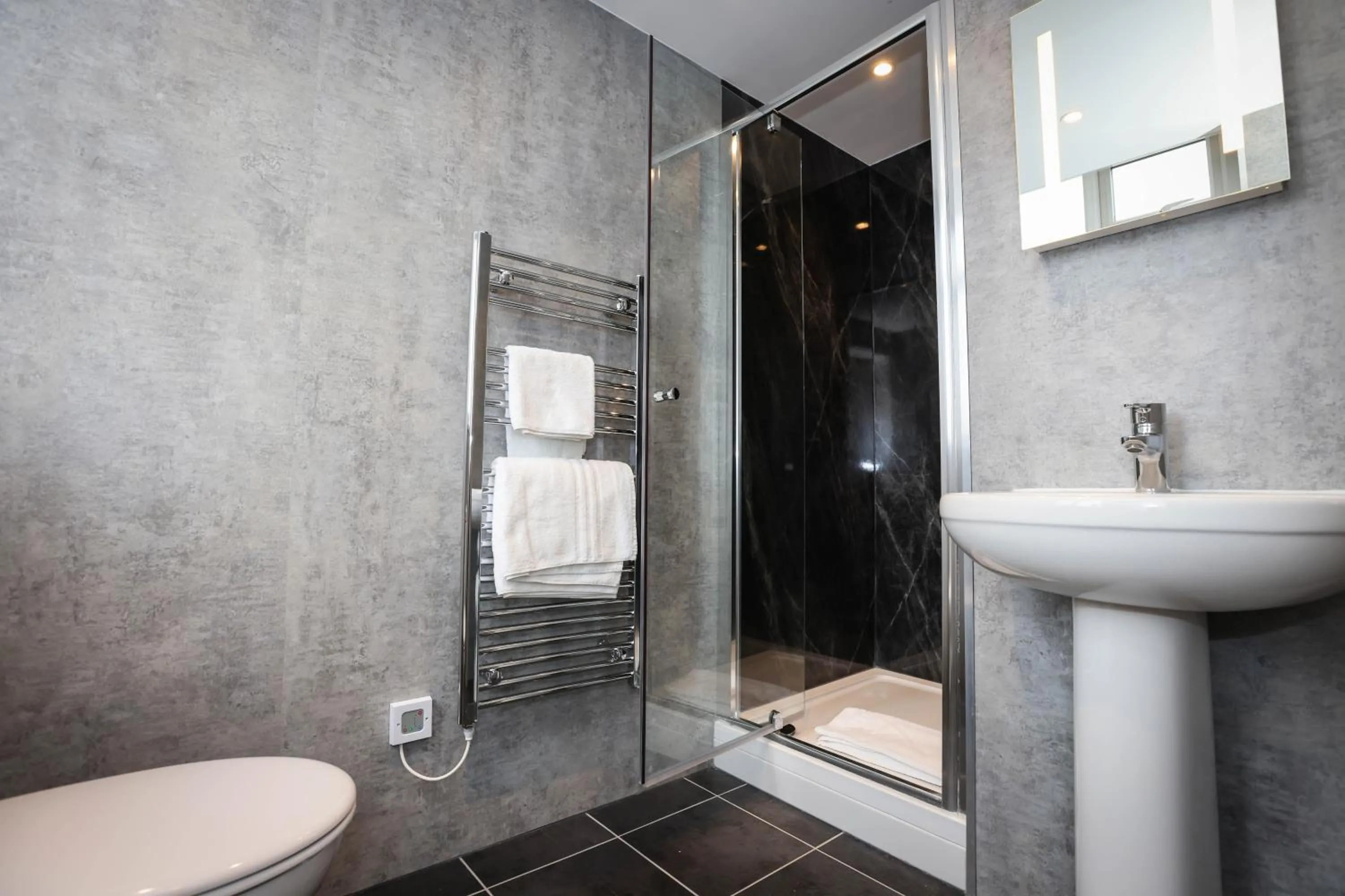 Bathroom in Marsham Court Hotel