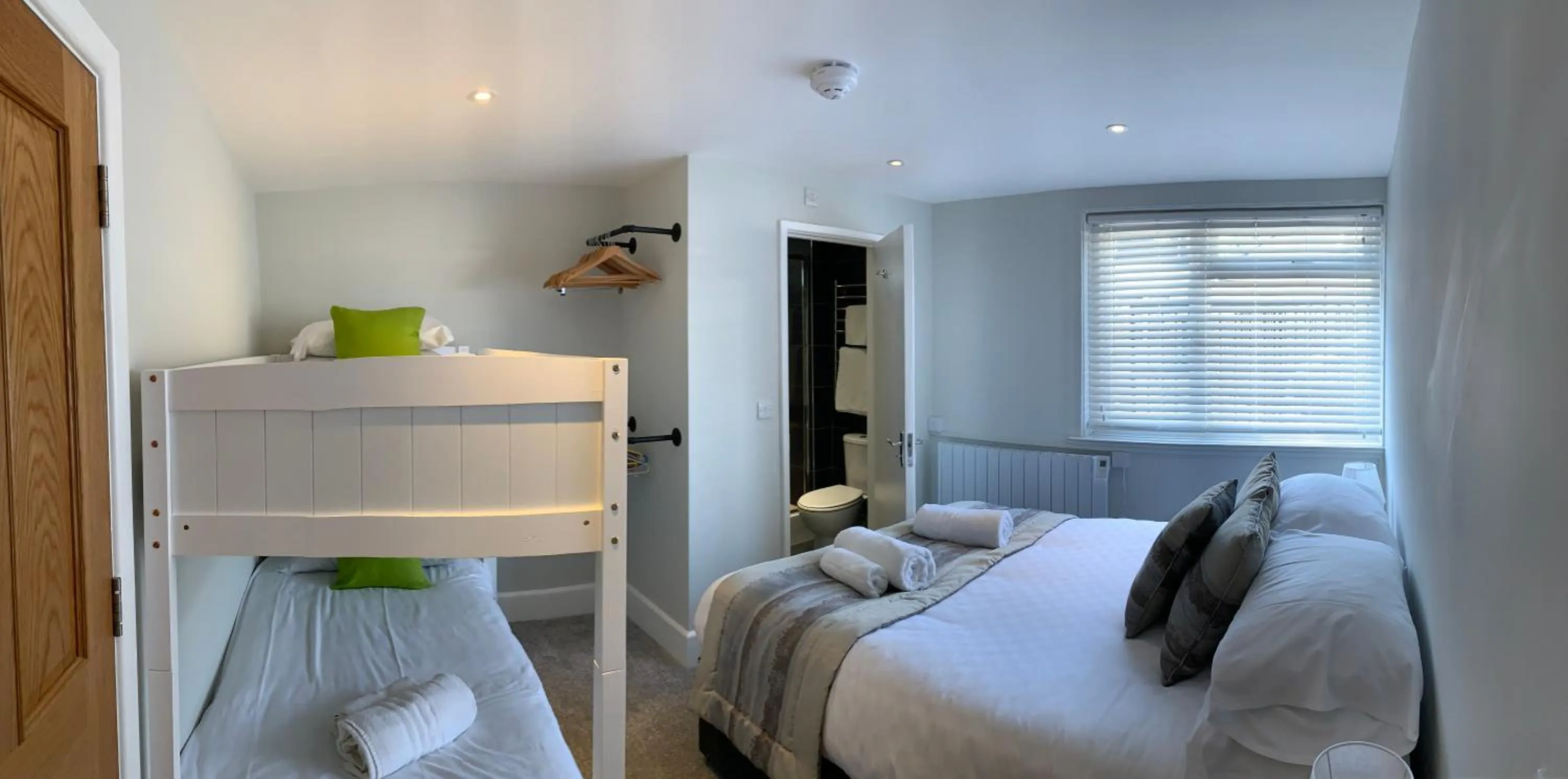 Photo of the whole room, Bed in Marsham Court Hotel