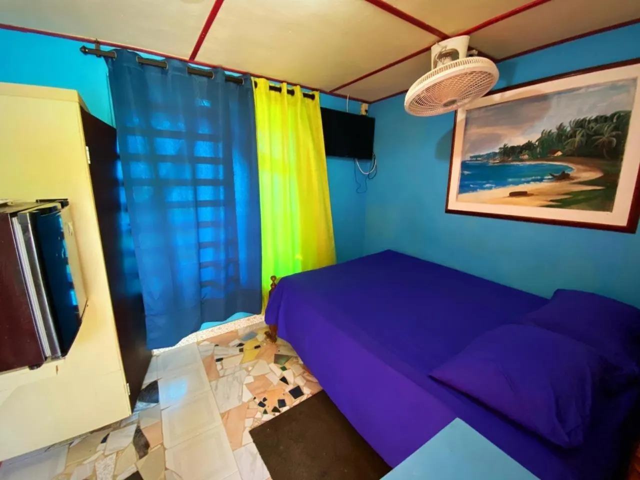 Bed in Yellow Moon Guesthouse & Apartments