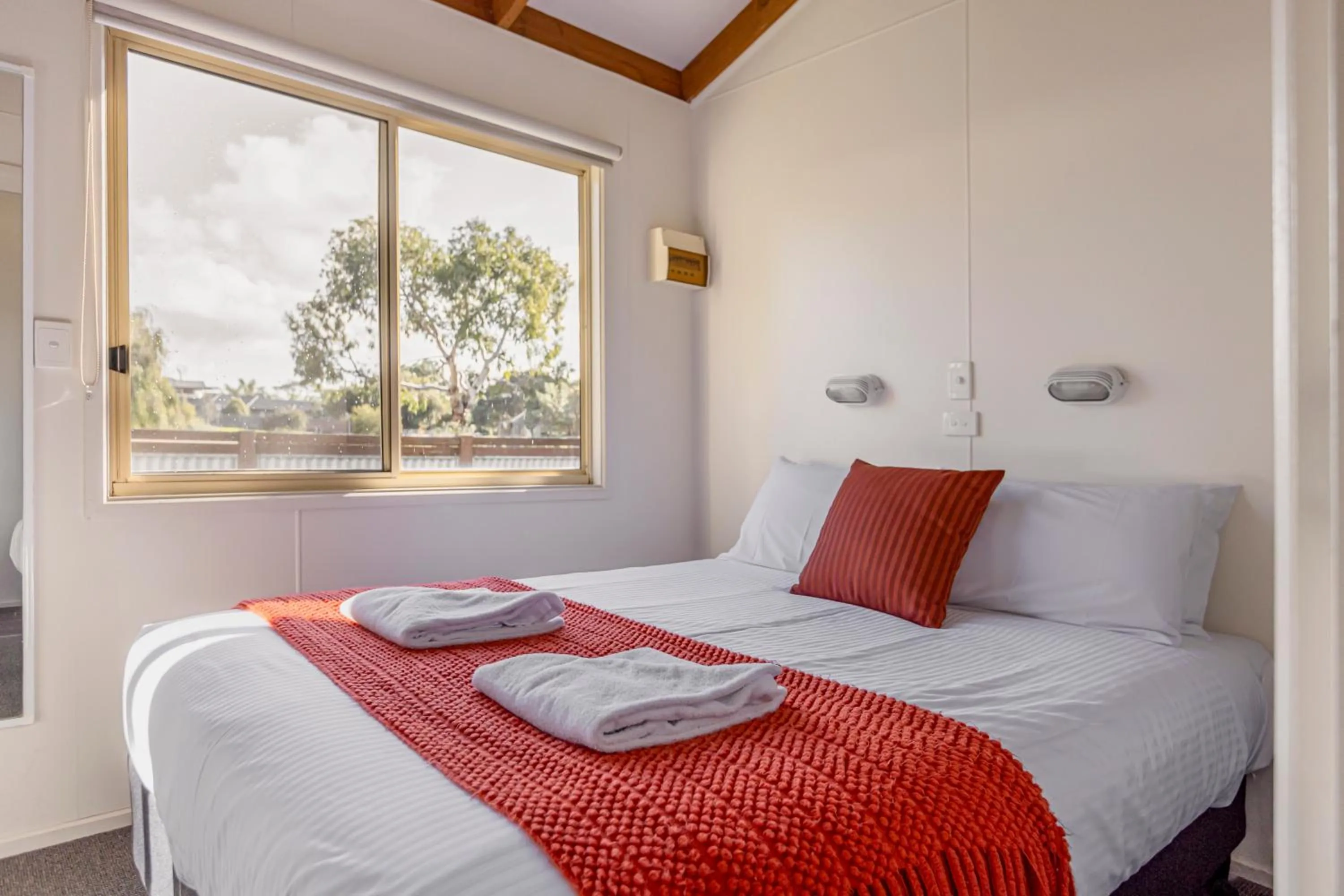 Photo of the whole room, Bed in Ocean Grove Holiday Park