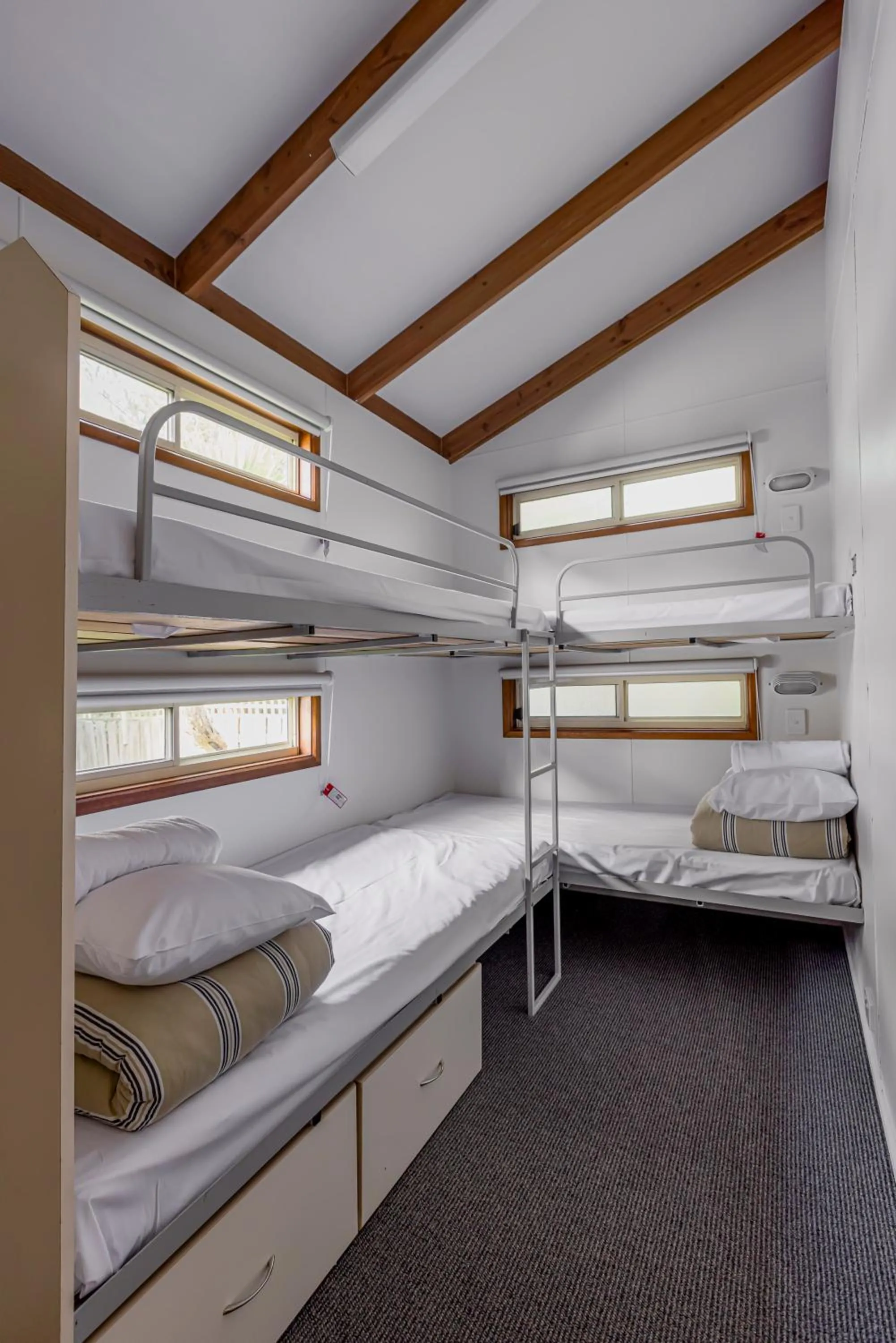 Photo of the whole room, Bed in Ocean Grove Holiday Park