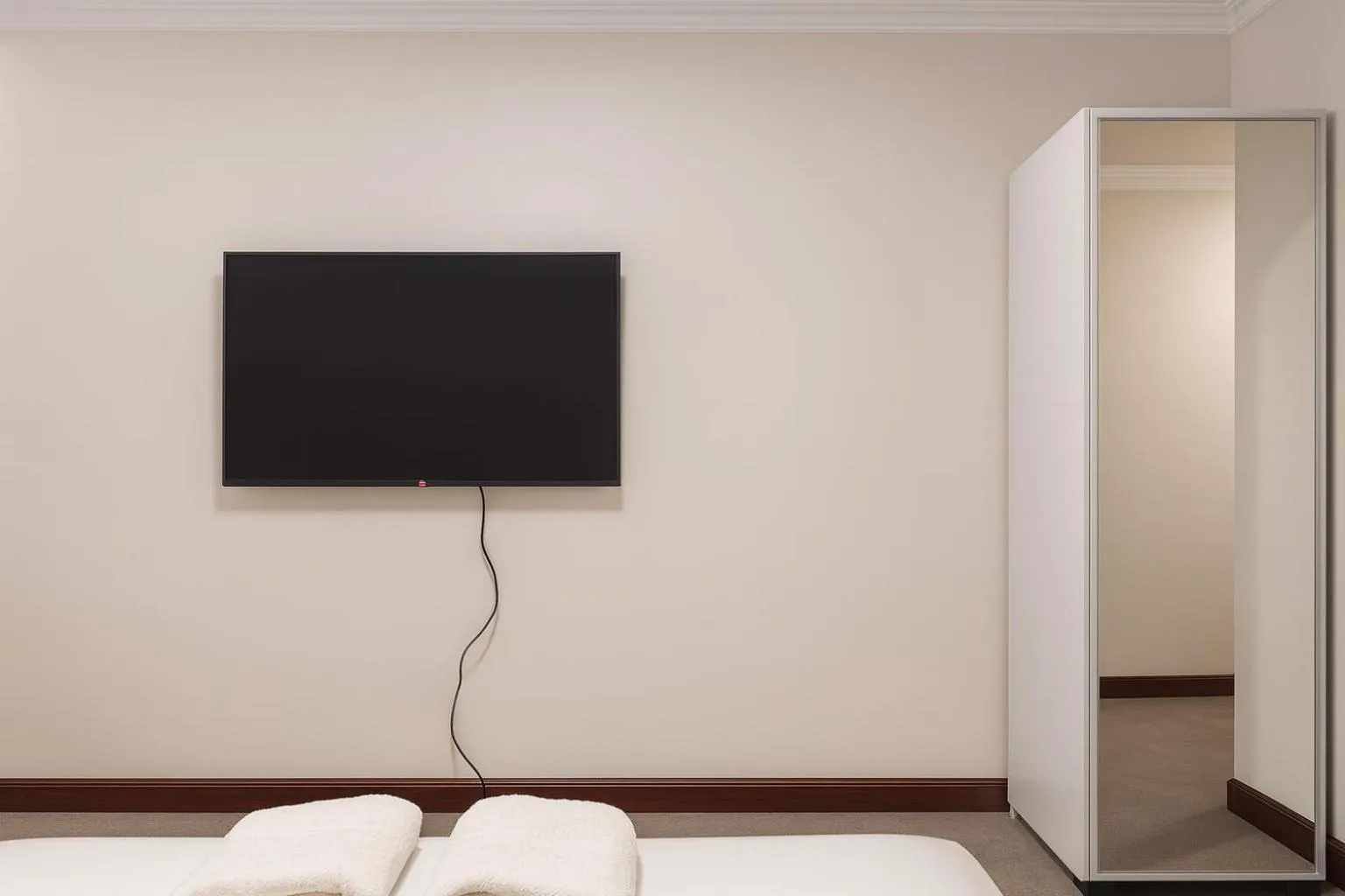 TV and multimedia in Vincent Resort Hotel