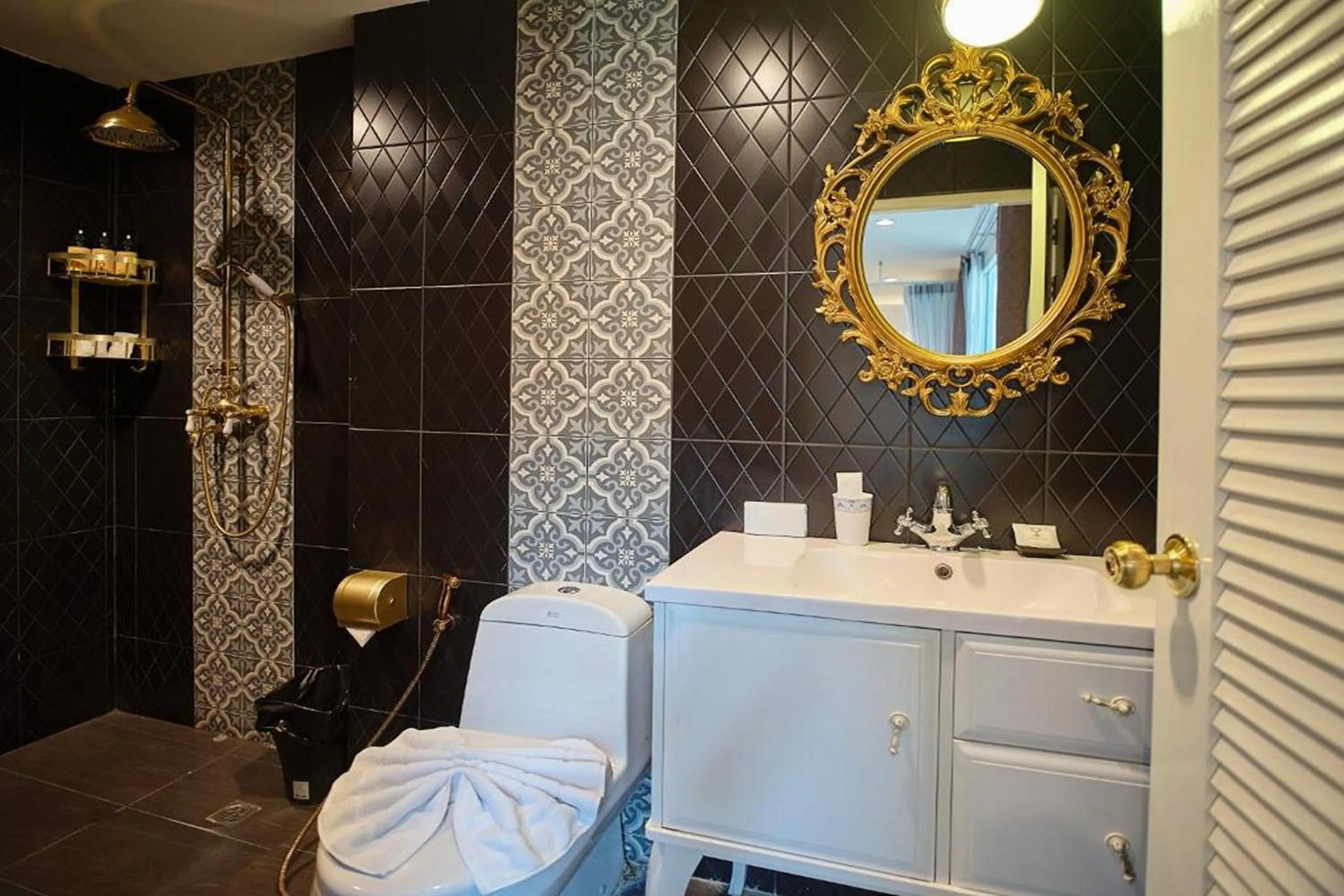 Bathroom in Nidhra Lanna Hotel Chiang Mai