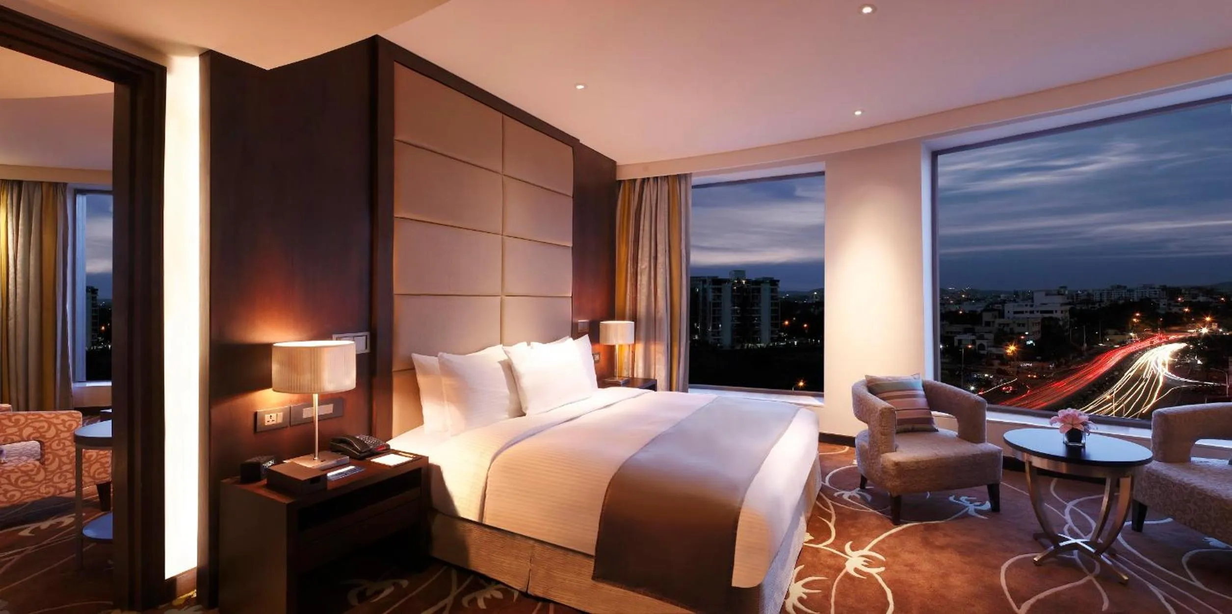 Bedroom, Bed in Hilton Jaipur