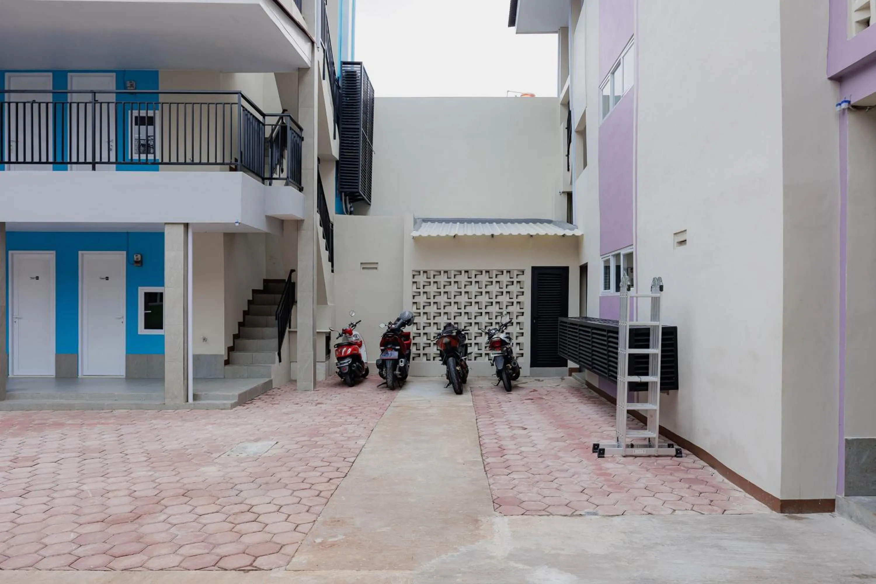 Parking in Urbanview Petukangan Mansion Jakarta