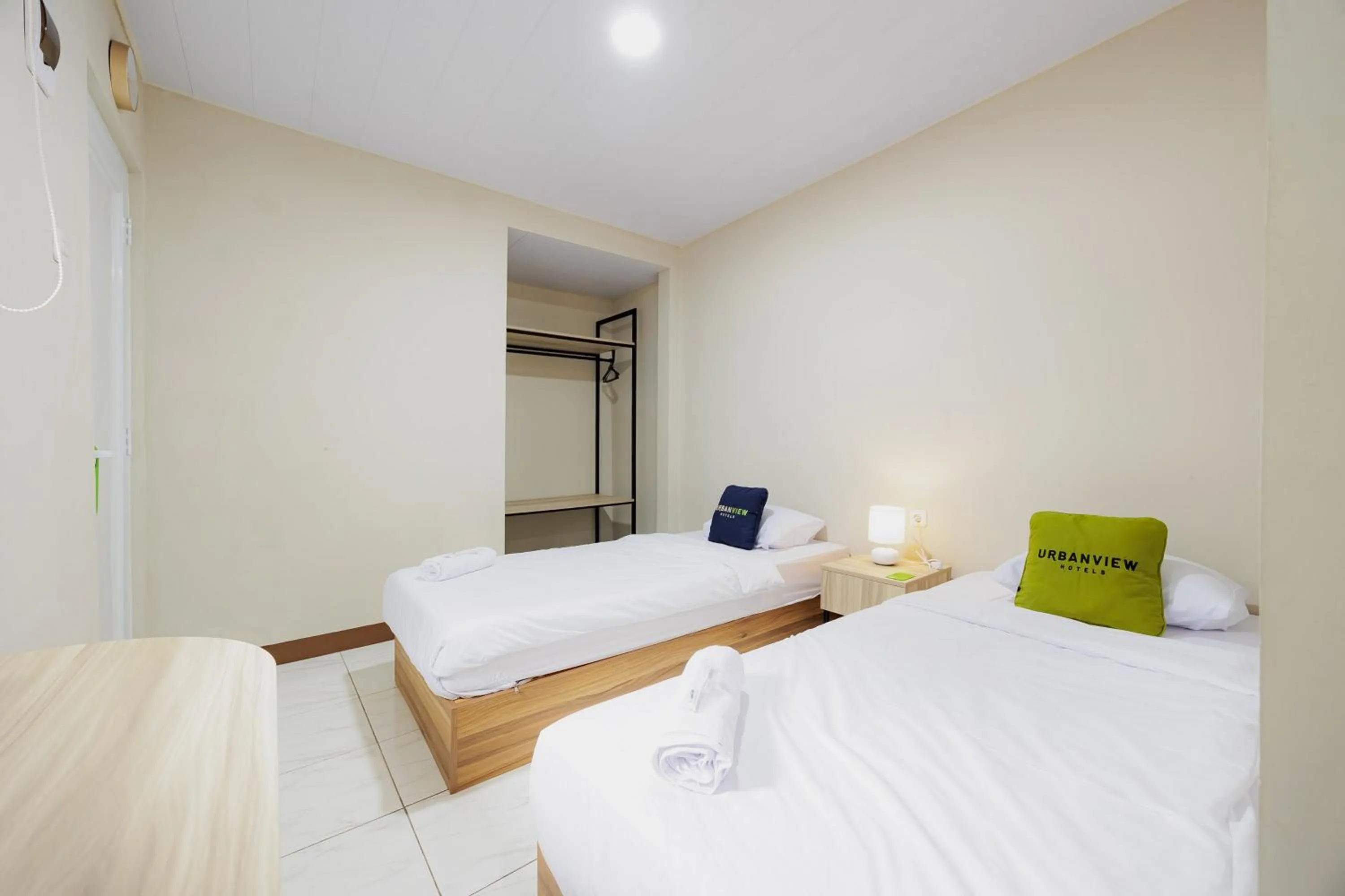 Bedroom, Bed in Urbanview Petukangan Mansion Jakarta