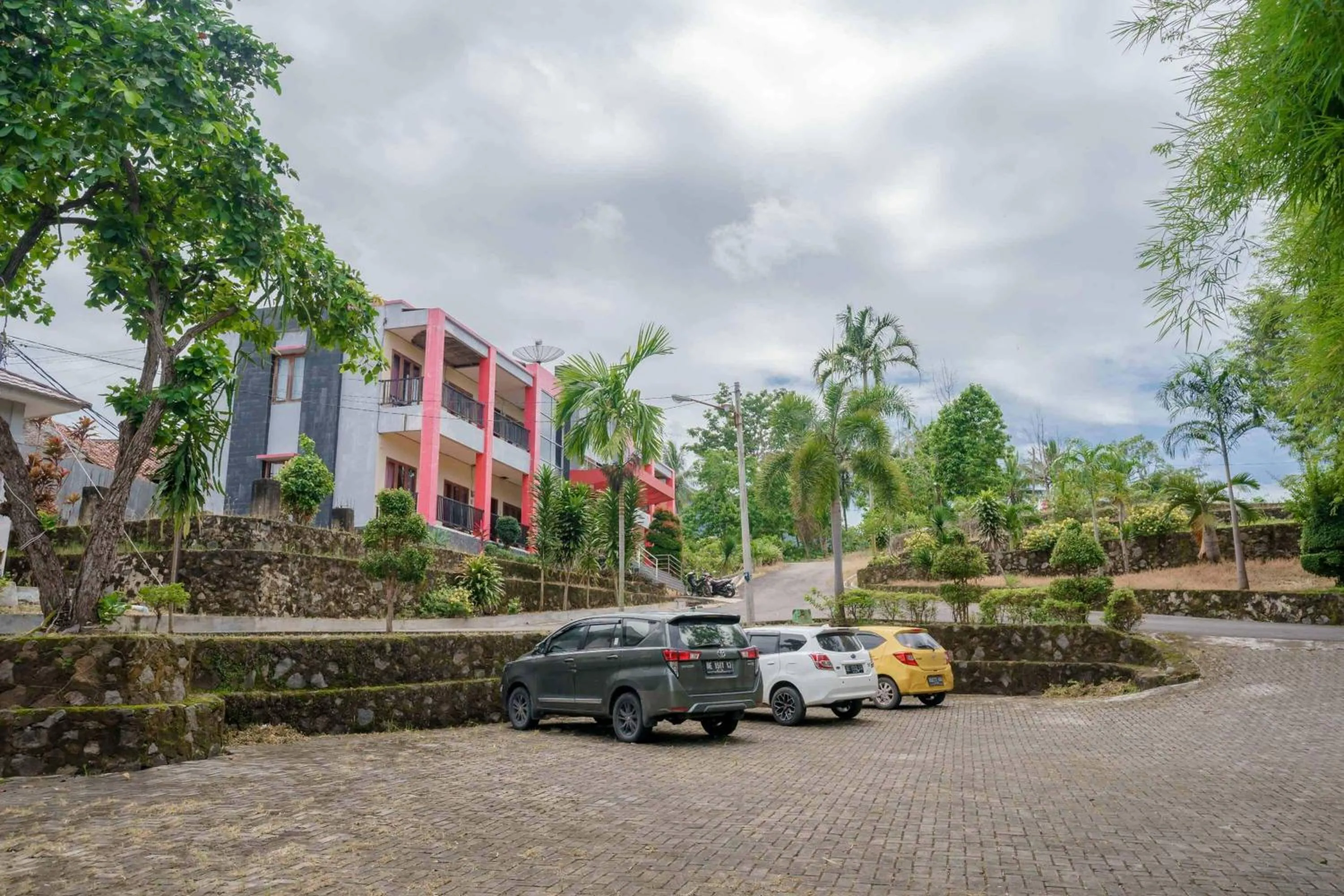 Facade/entrance in Wisma Belerang Kalianda Lampung RedPartner