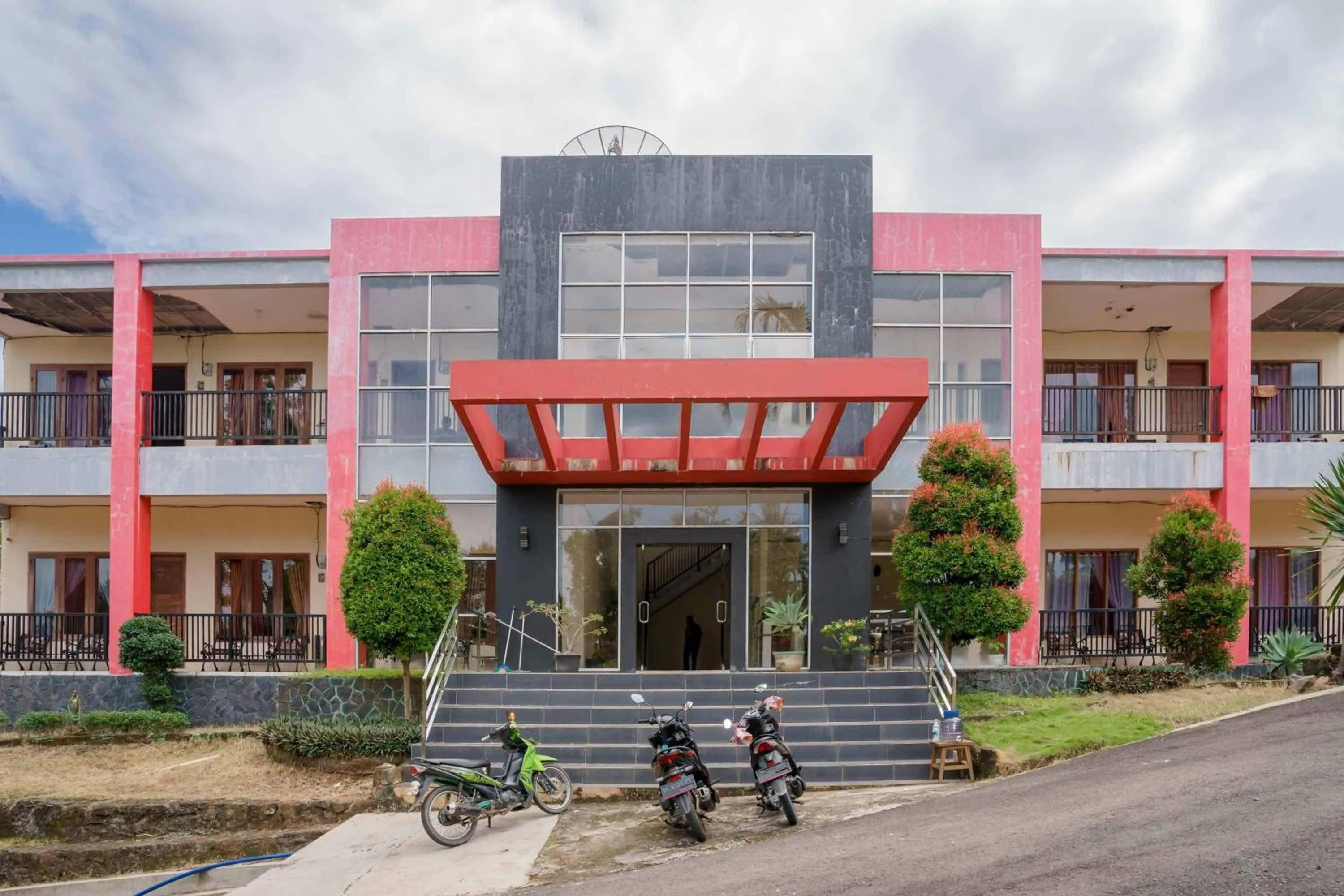 Facade/entrance in Wisma Belerang Kalianda Lampung RedPartner