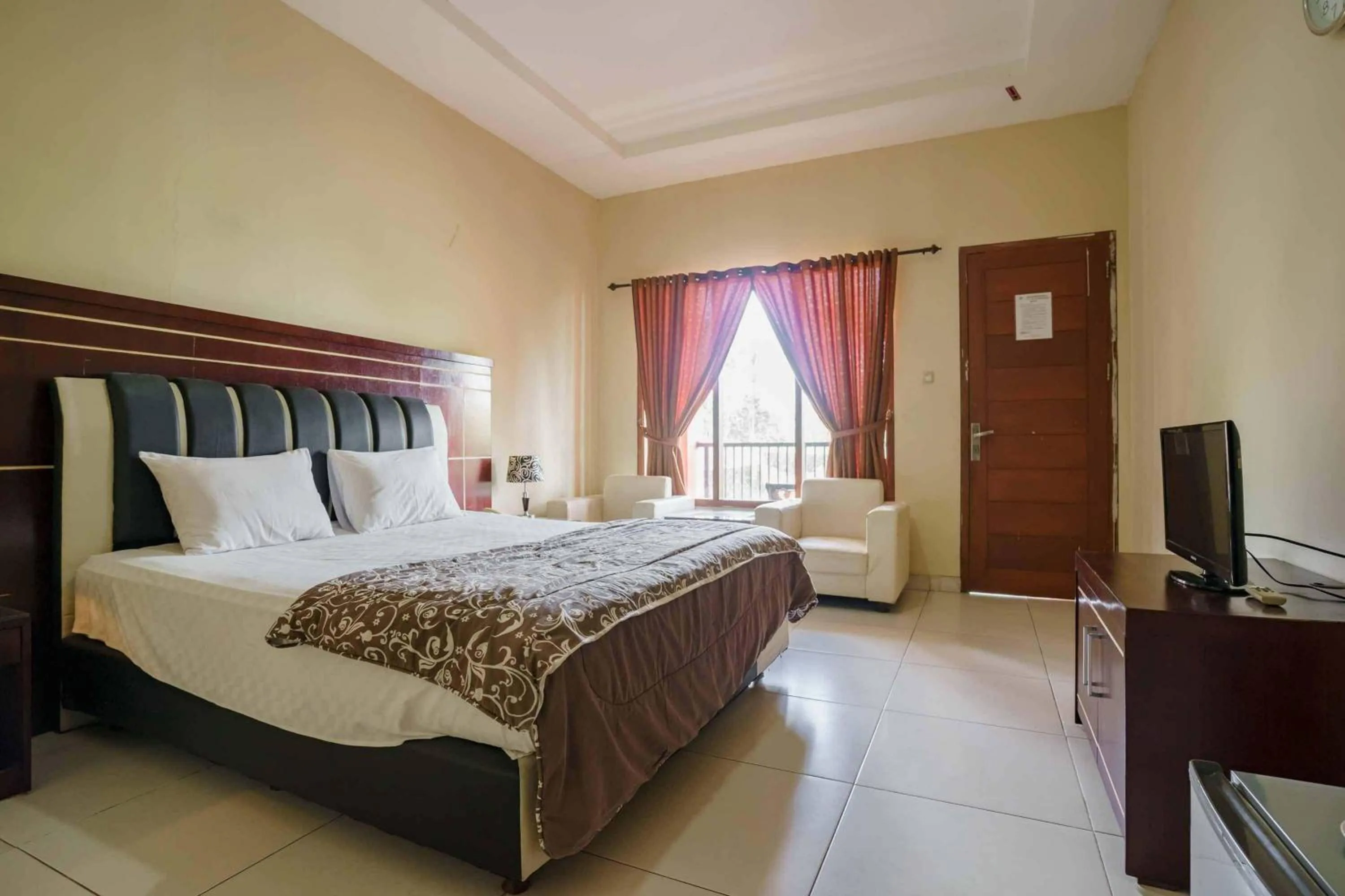 Bedroom, Bed in Wisma Belerang Kalianda Lampung RedPartner
