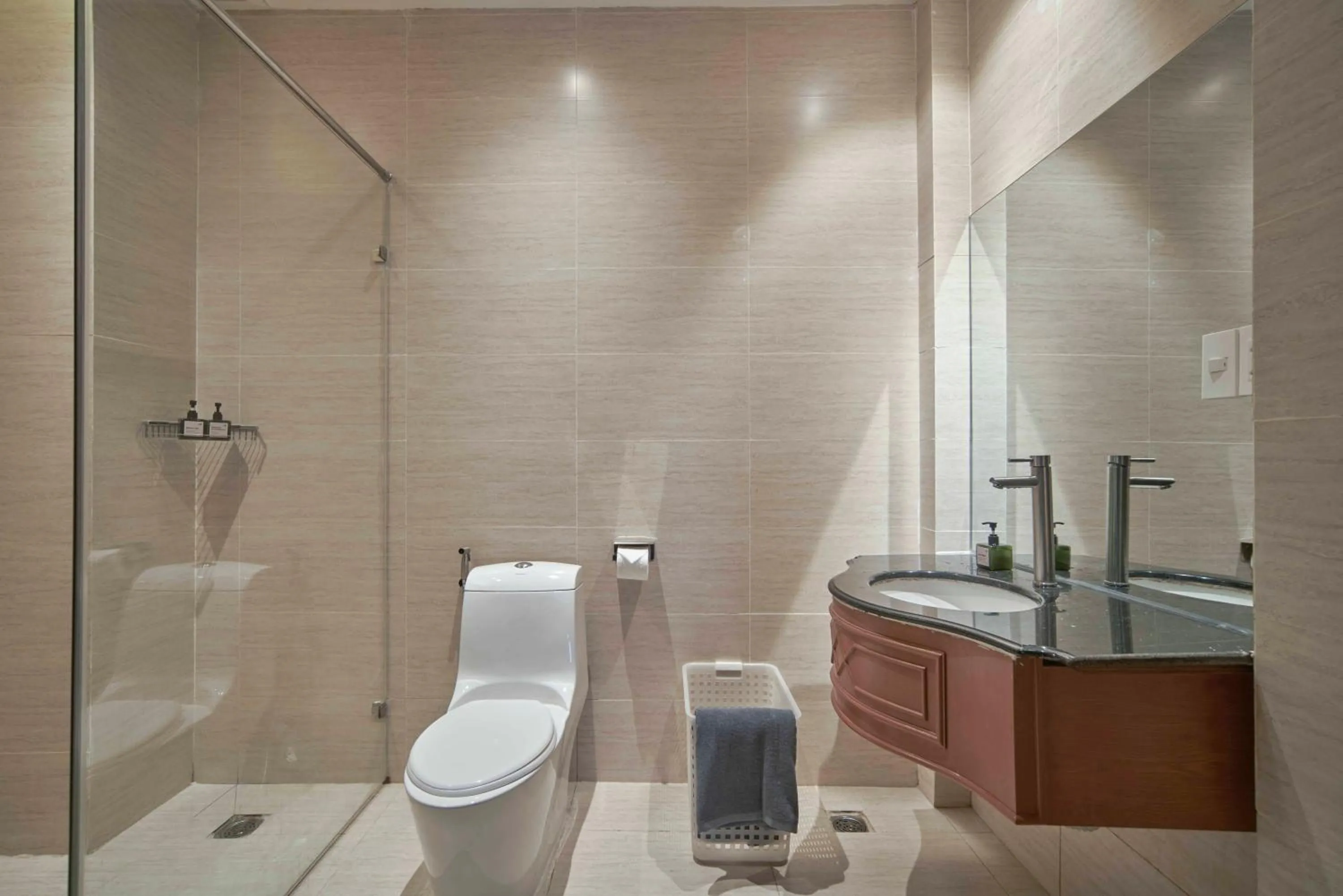 Shower in Express by M Village Đinh Công Tráng